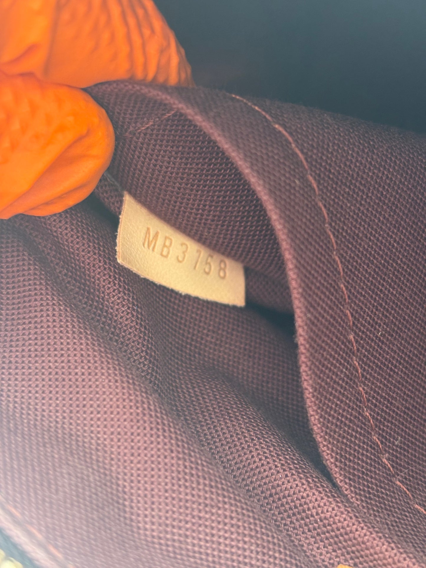 383821 - Louis Vuitton Turenne
