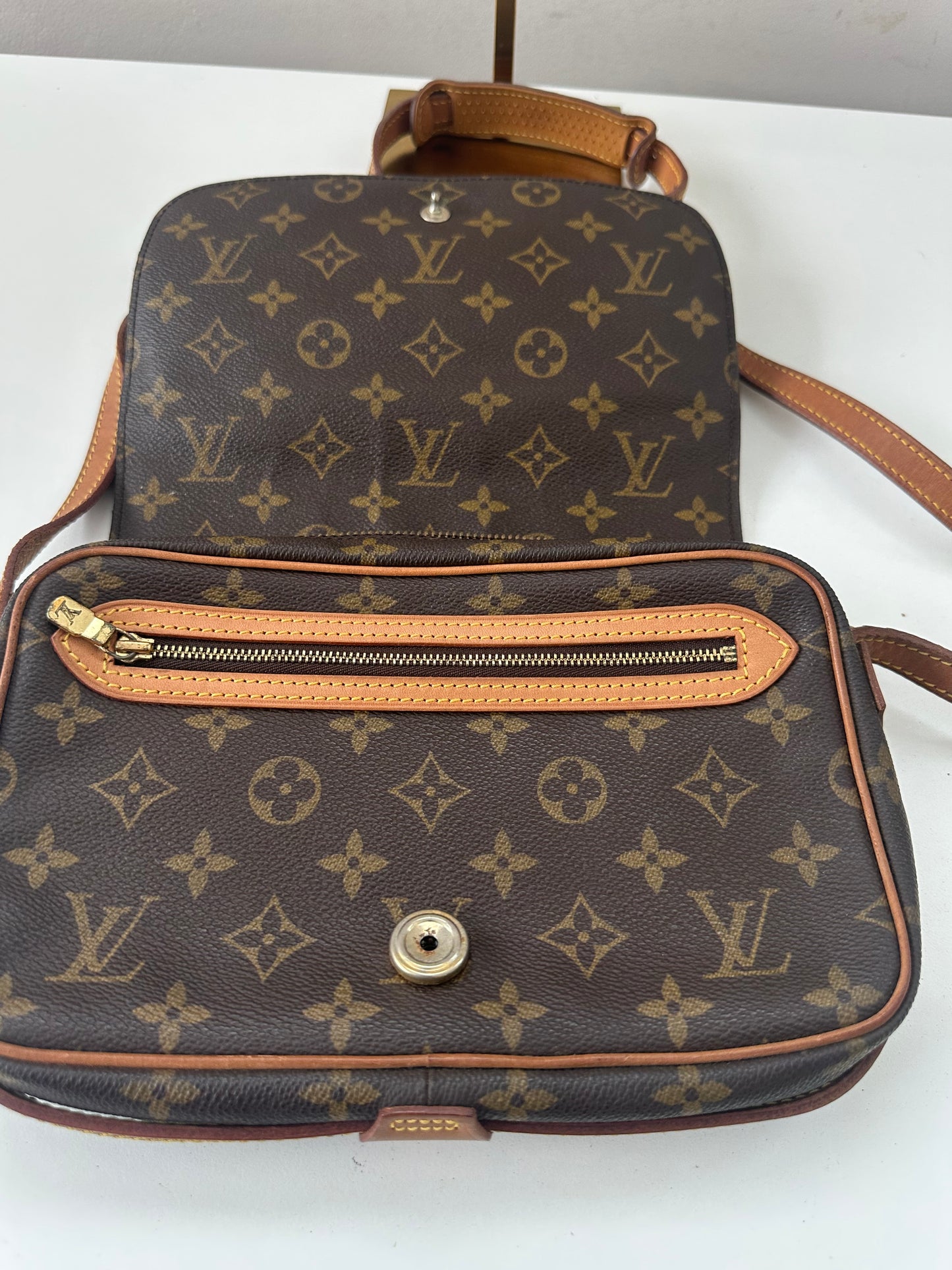 Louis Vuitton Saint German 24