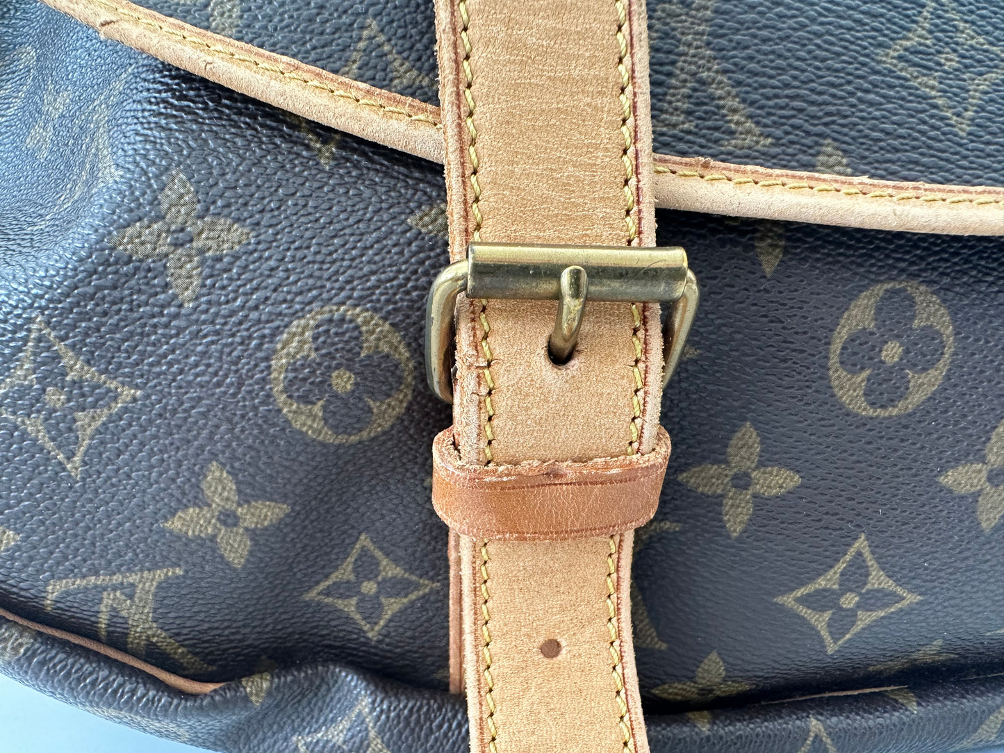Louis Vuitton Saumur 43