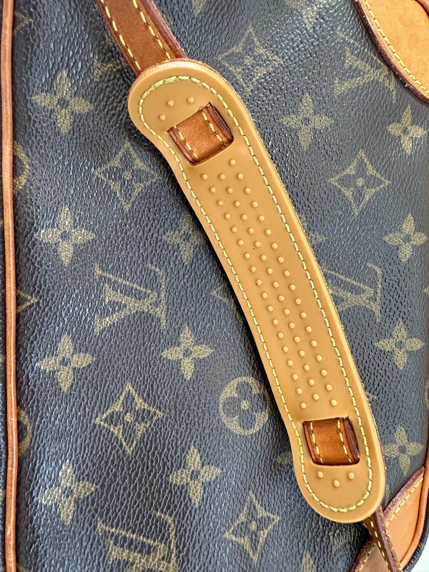 Louis Vuitton Trocadero 24