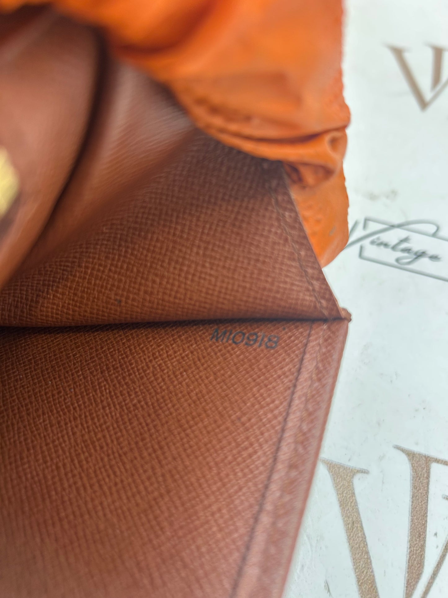 017114 - Louis Vuitton Bordeaux
