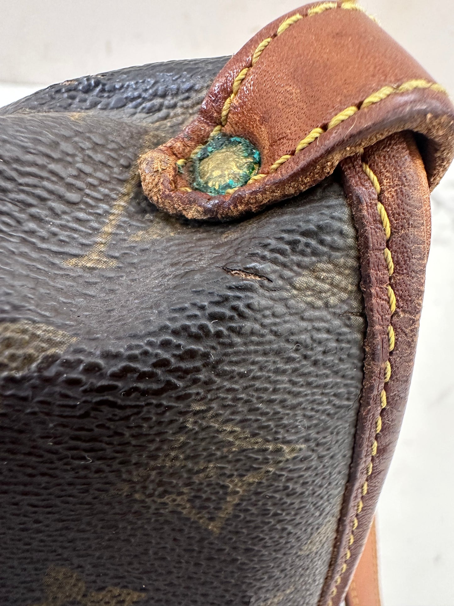 Louis Vuitton Saumur 30
