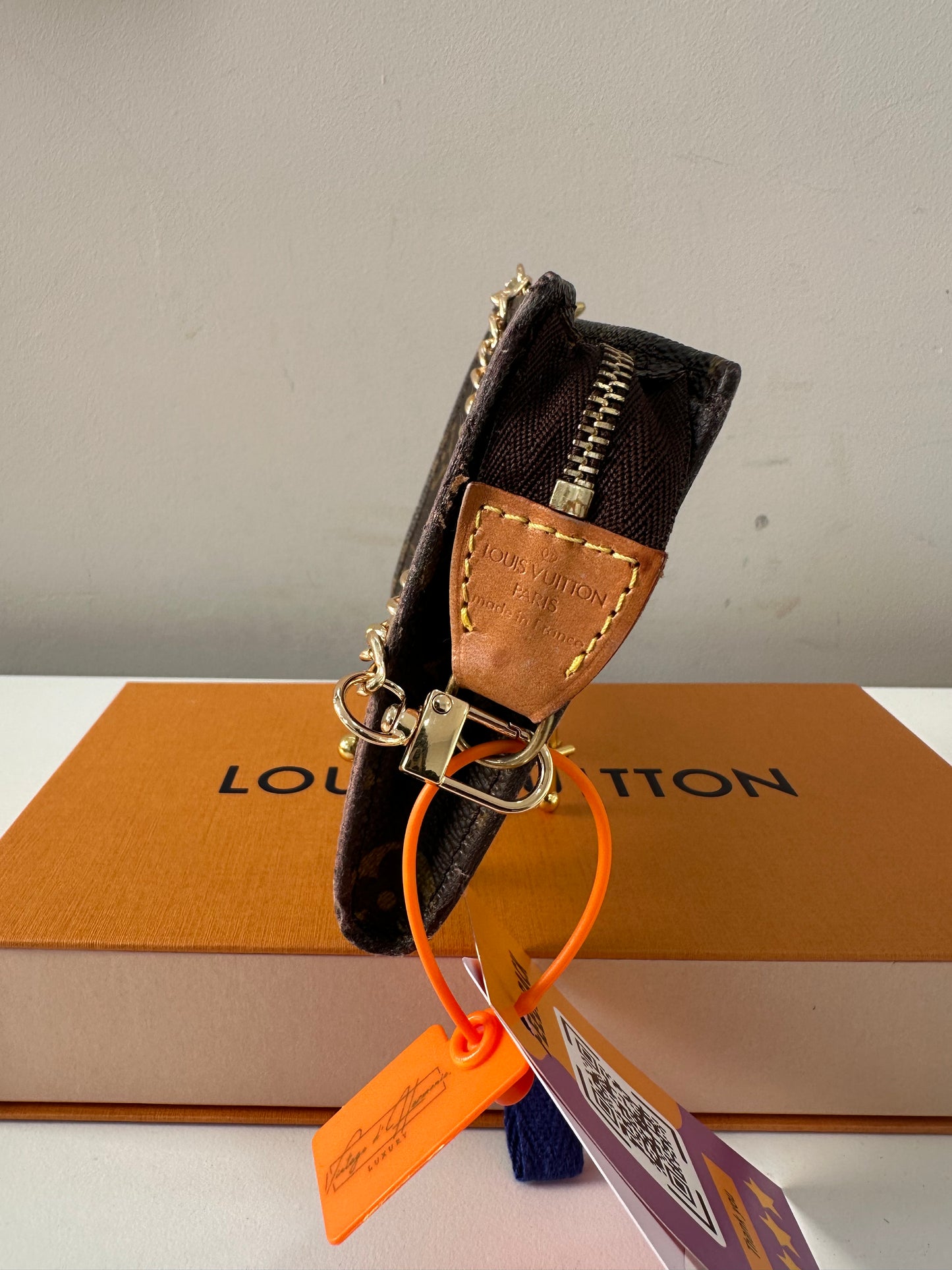 Louis Vuitton Pochette Bucket