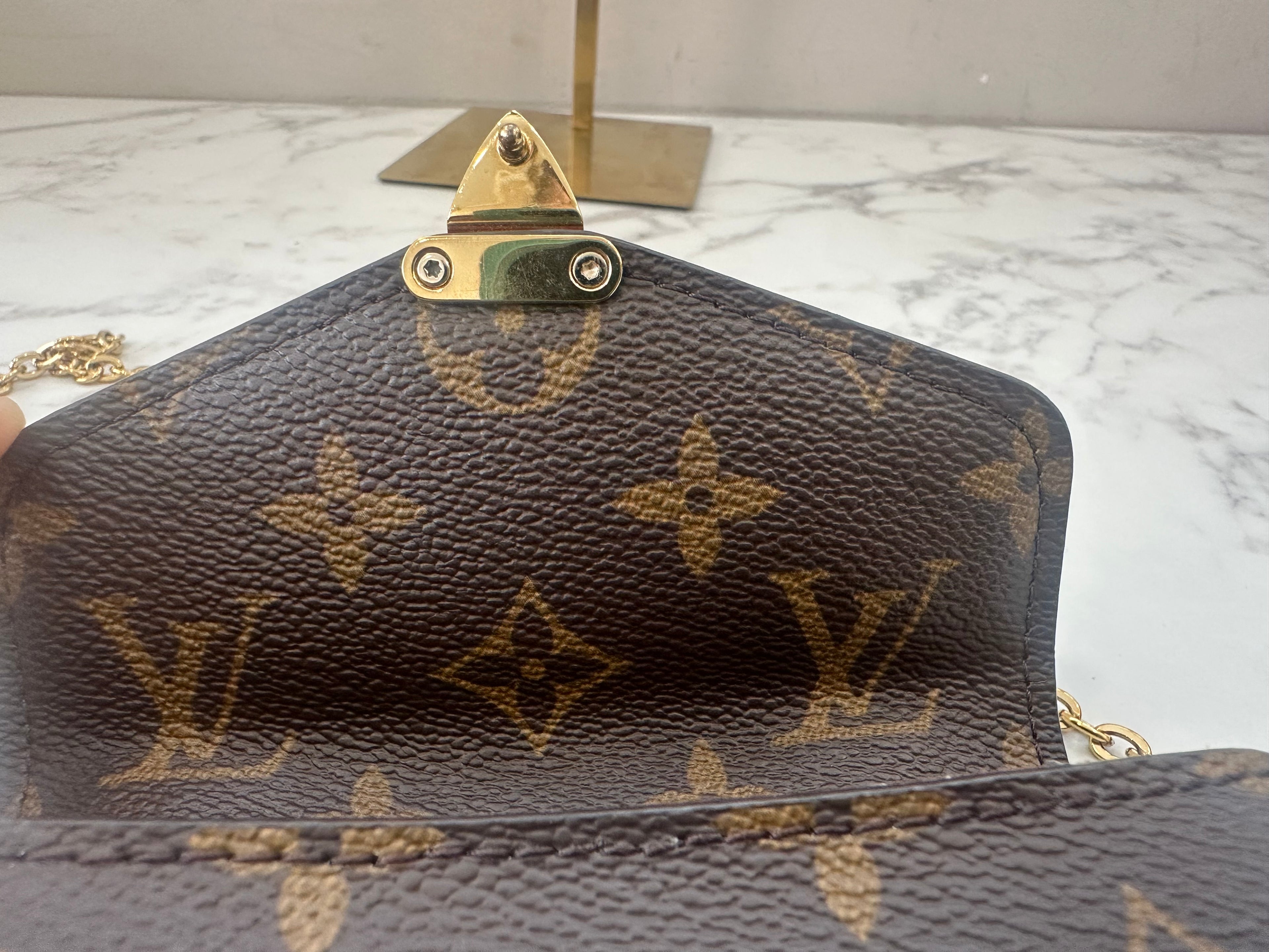 Louis Vuitton Pochette Metis