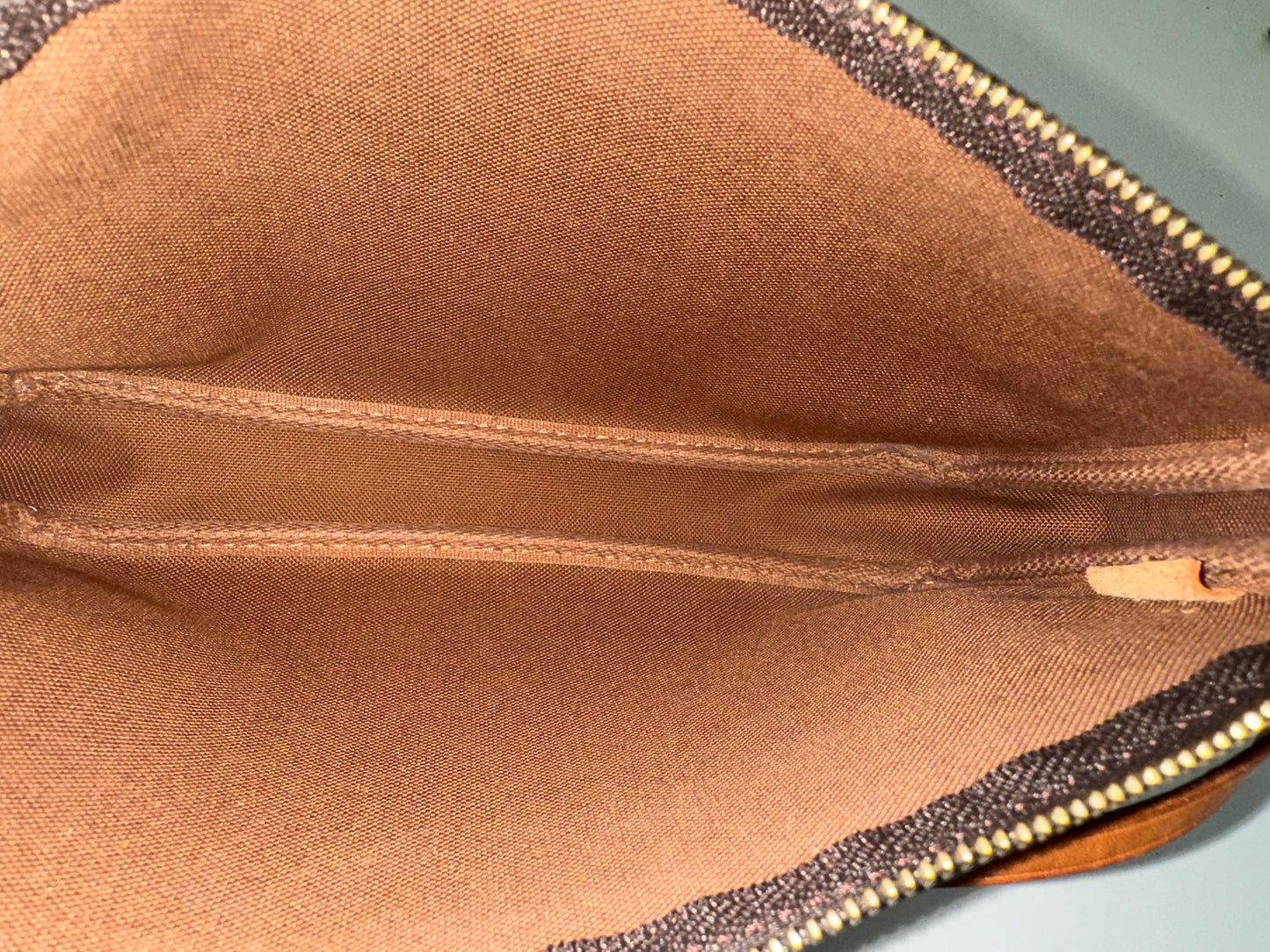 Louis Vuitton Pochette
