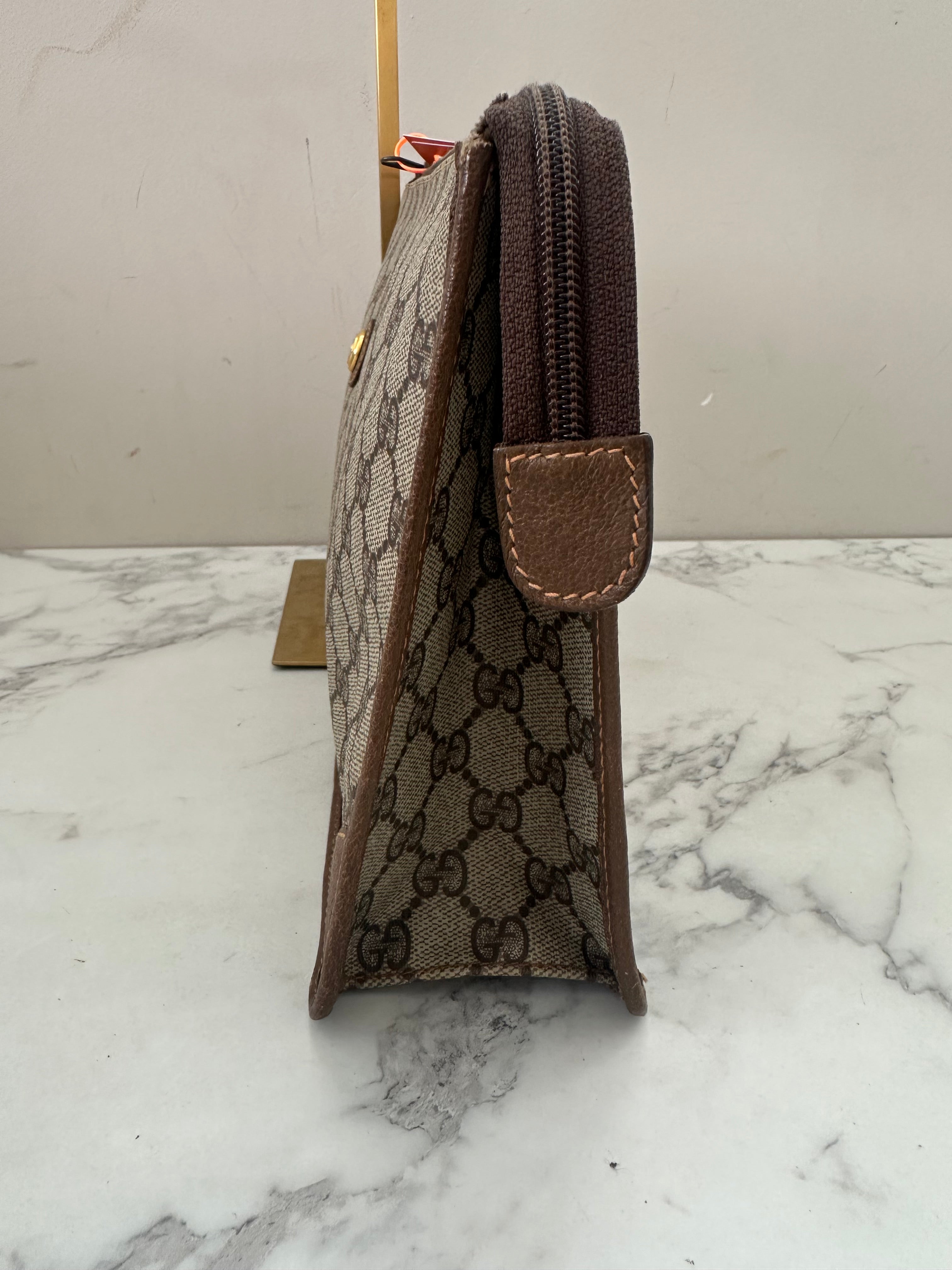 Gucci Pochette Supreme