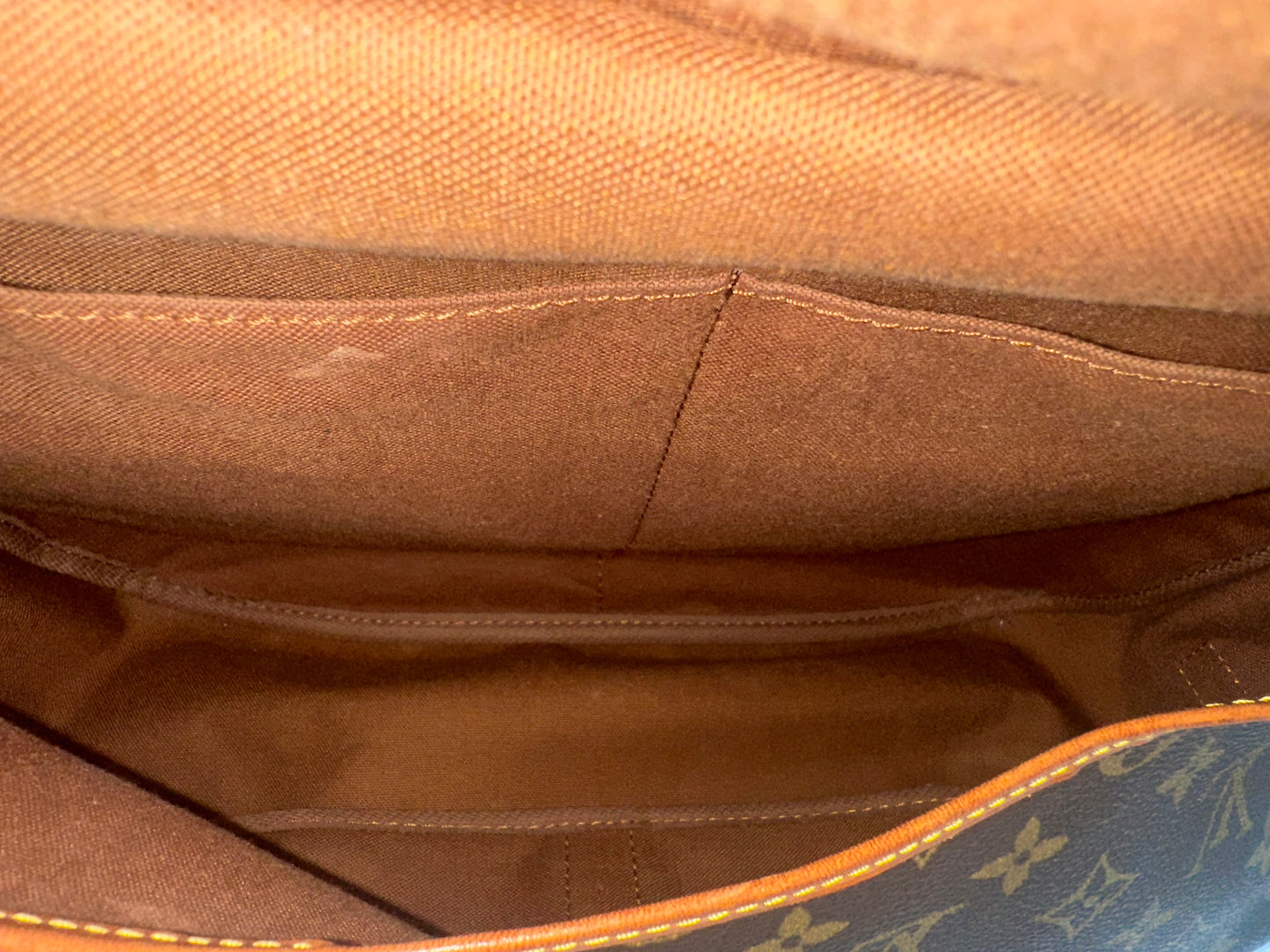 Louis Vuitton Saumur 35