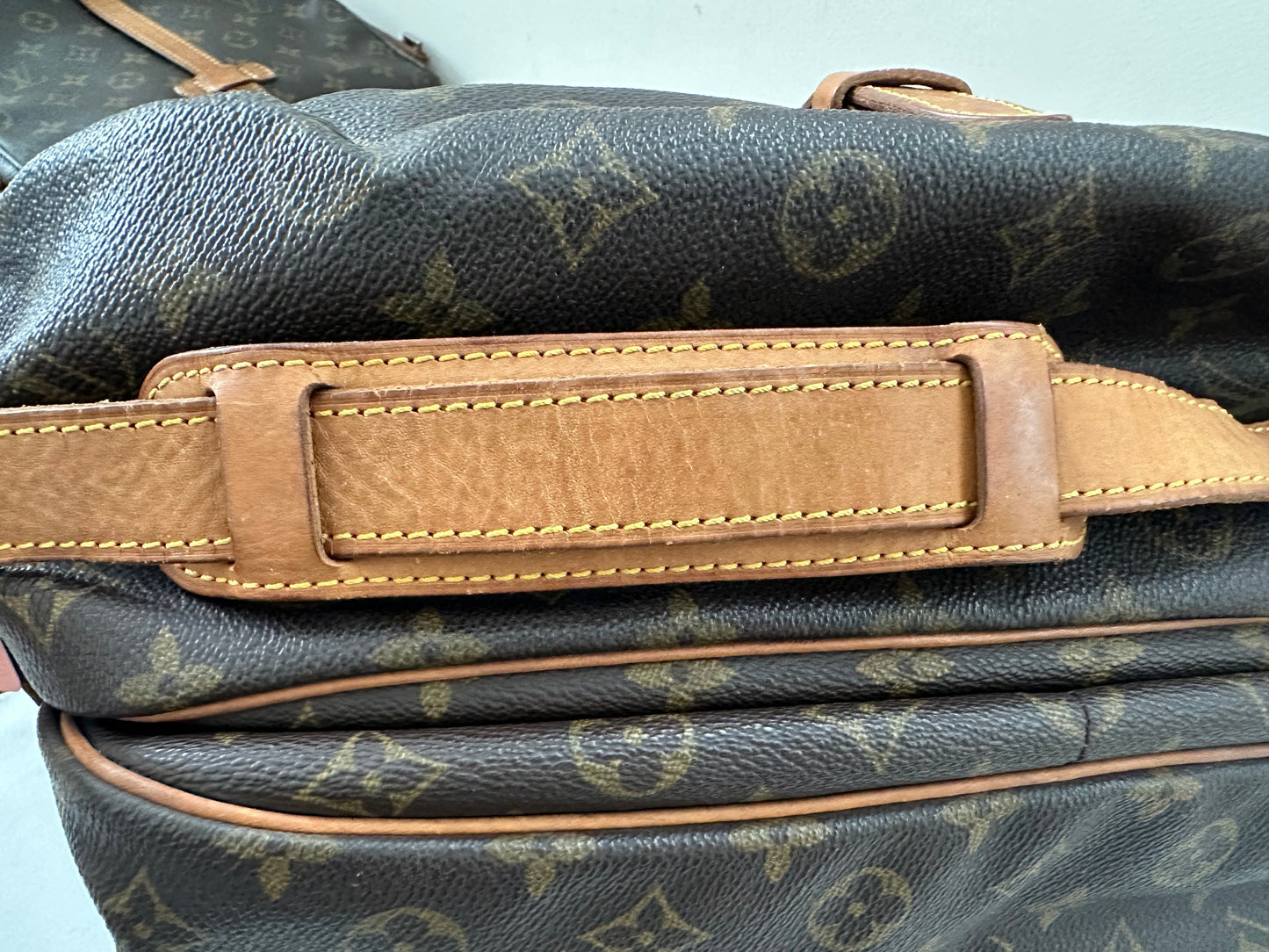 Louis Vuitton Saumur 35