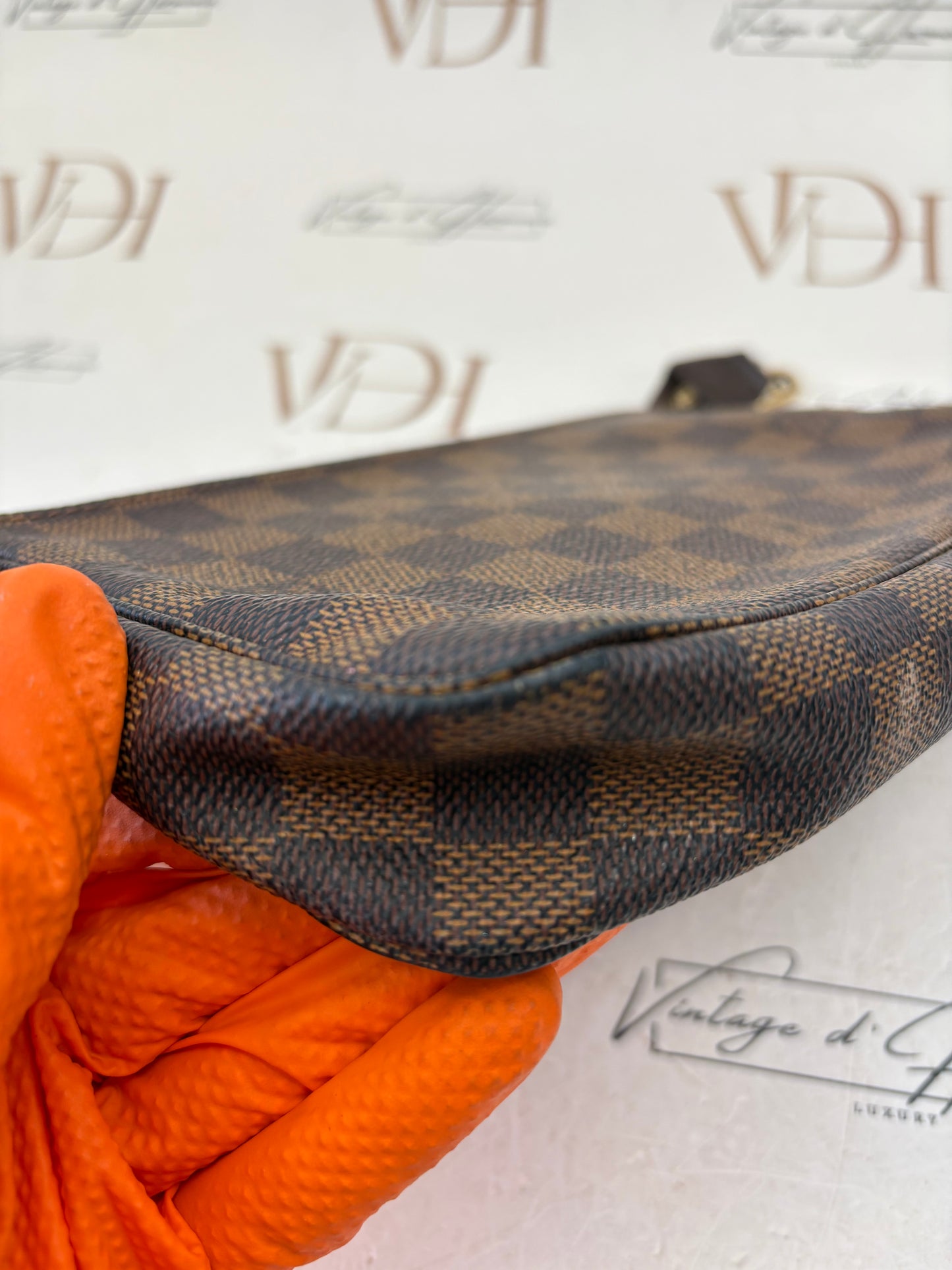 018133 - Louis Vuitton Damier Pochette