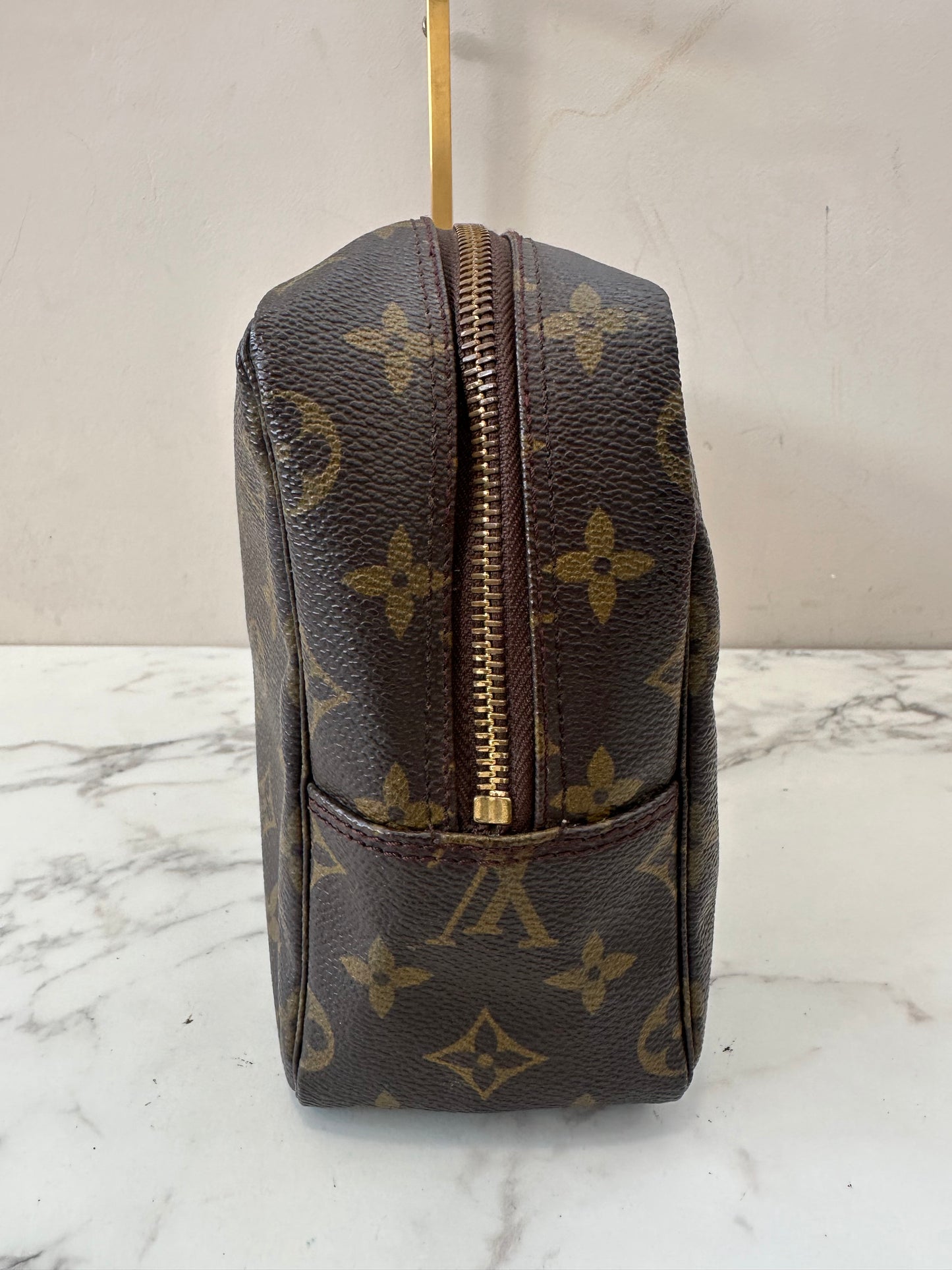 Louis Vuitton Trousse Toilette 28