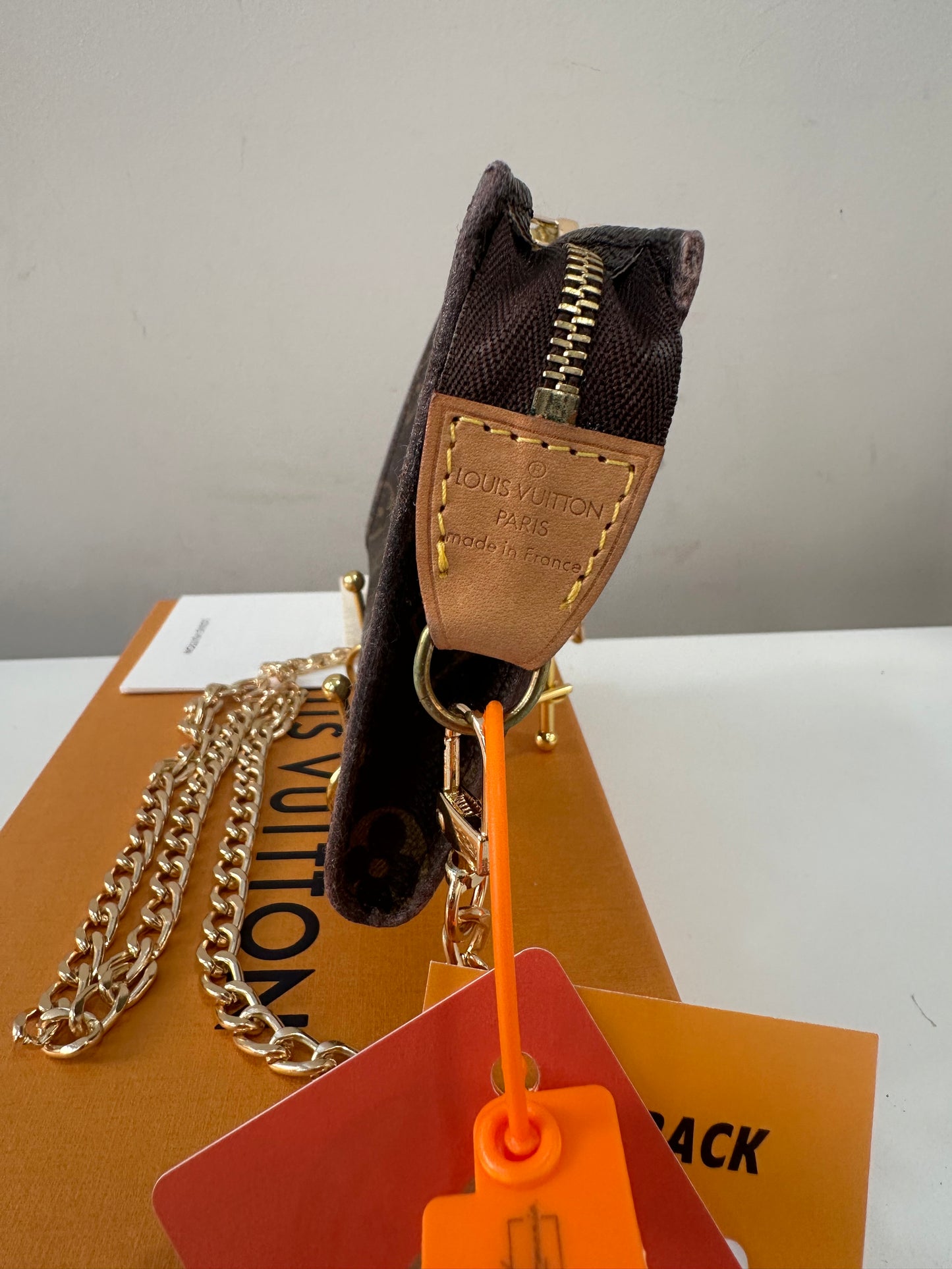 Louis Vuitton Pochette Bucket
