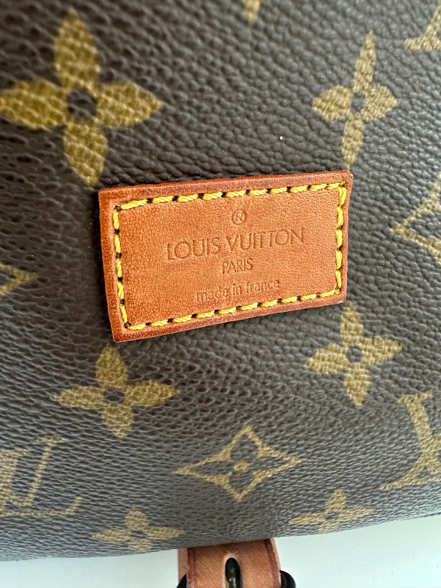 Louis Vuitton Saumur 30