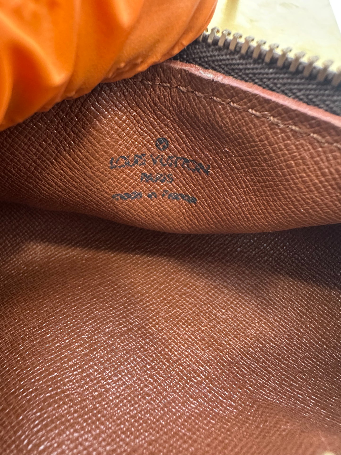 016913 - Louis Vuitton Papillon Pouch