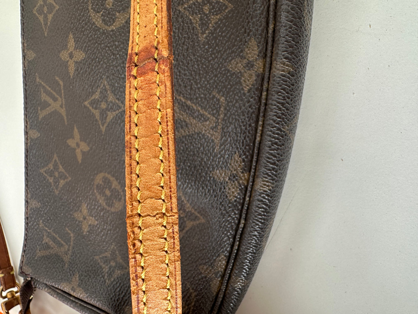 Louis Vuitton Pochette