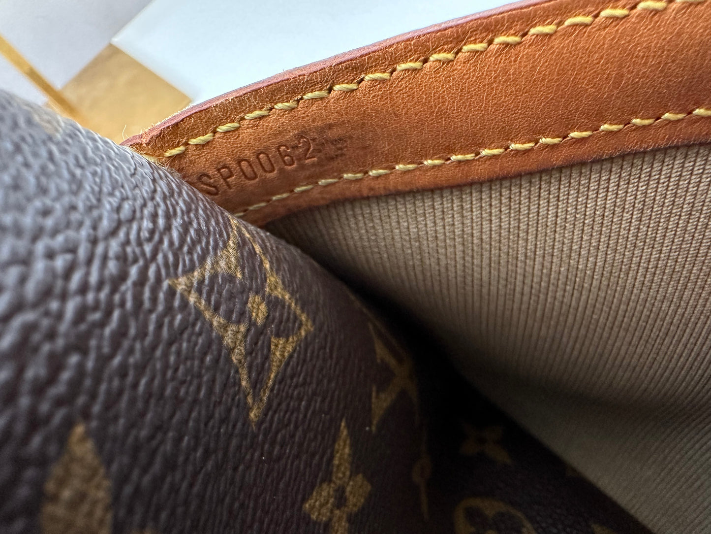 Louis Vuitton Reporter PM