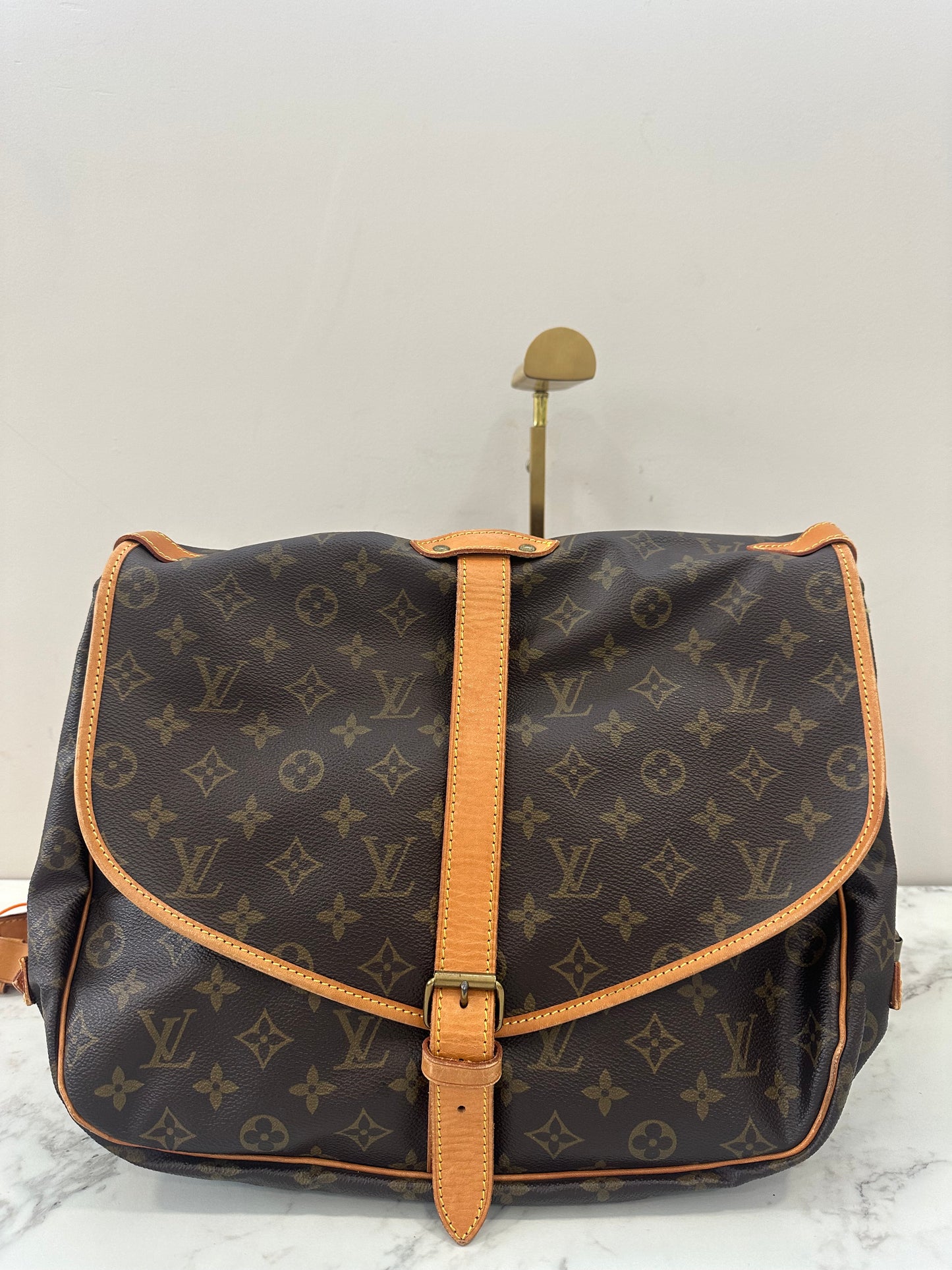 Louis Vuitton Saumur 35