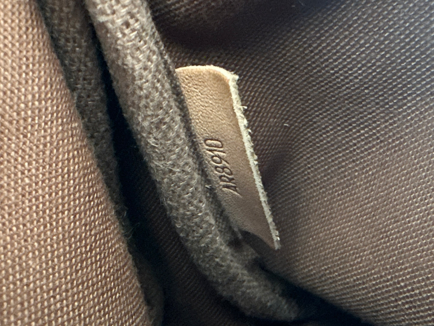 Louis Vuitton Saumur 30