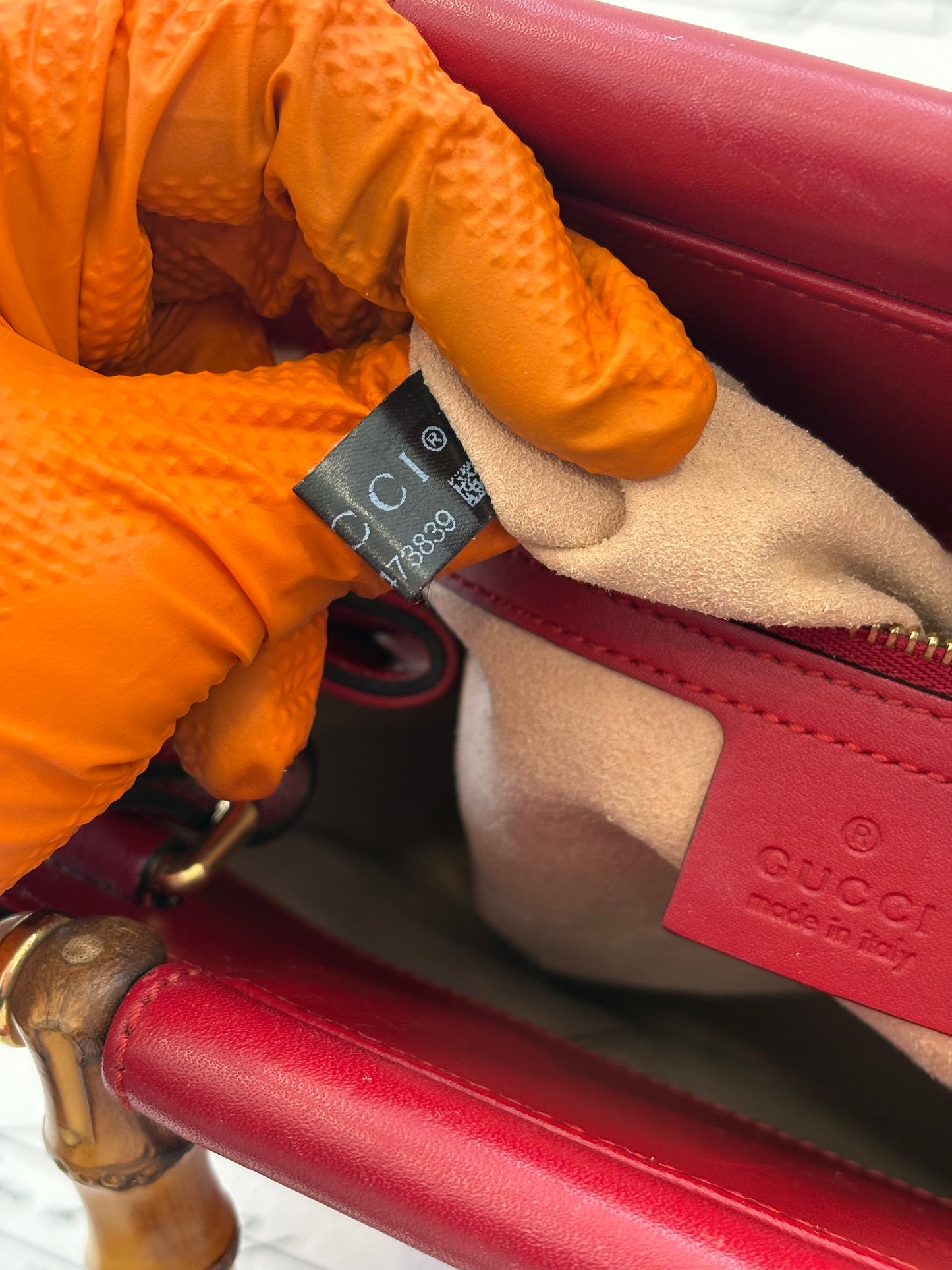 383908 - Gucci Nymphaea