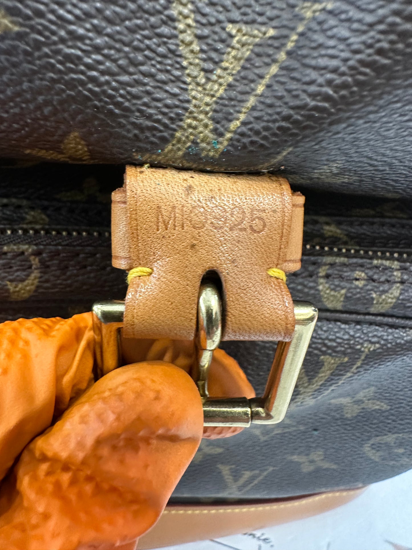 016954 - Louis Vuitton Montsouris GM