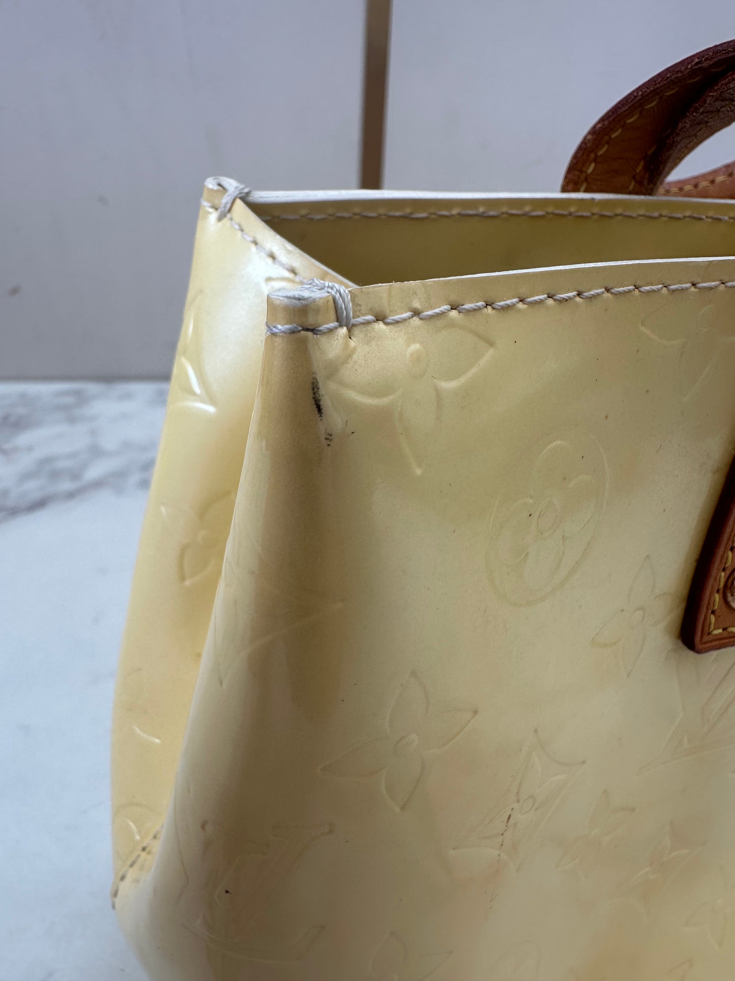 Louis Vuitton Reade PM Vernis Yellow