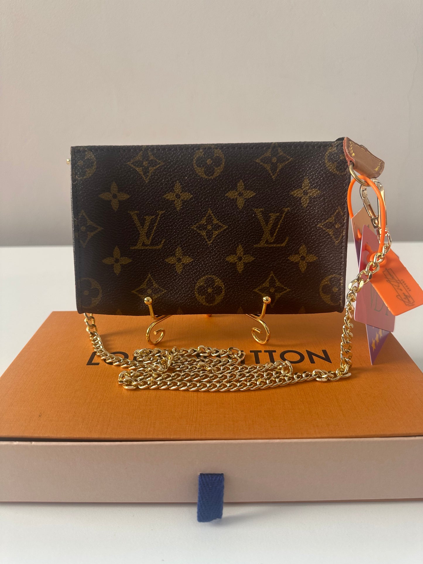Louis Vuitton Pochette Bucket