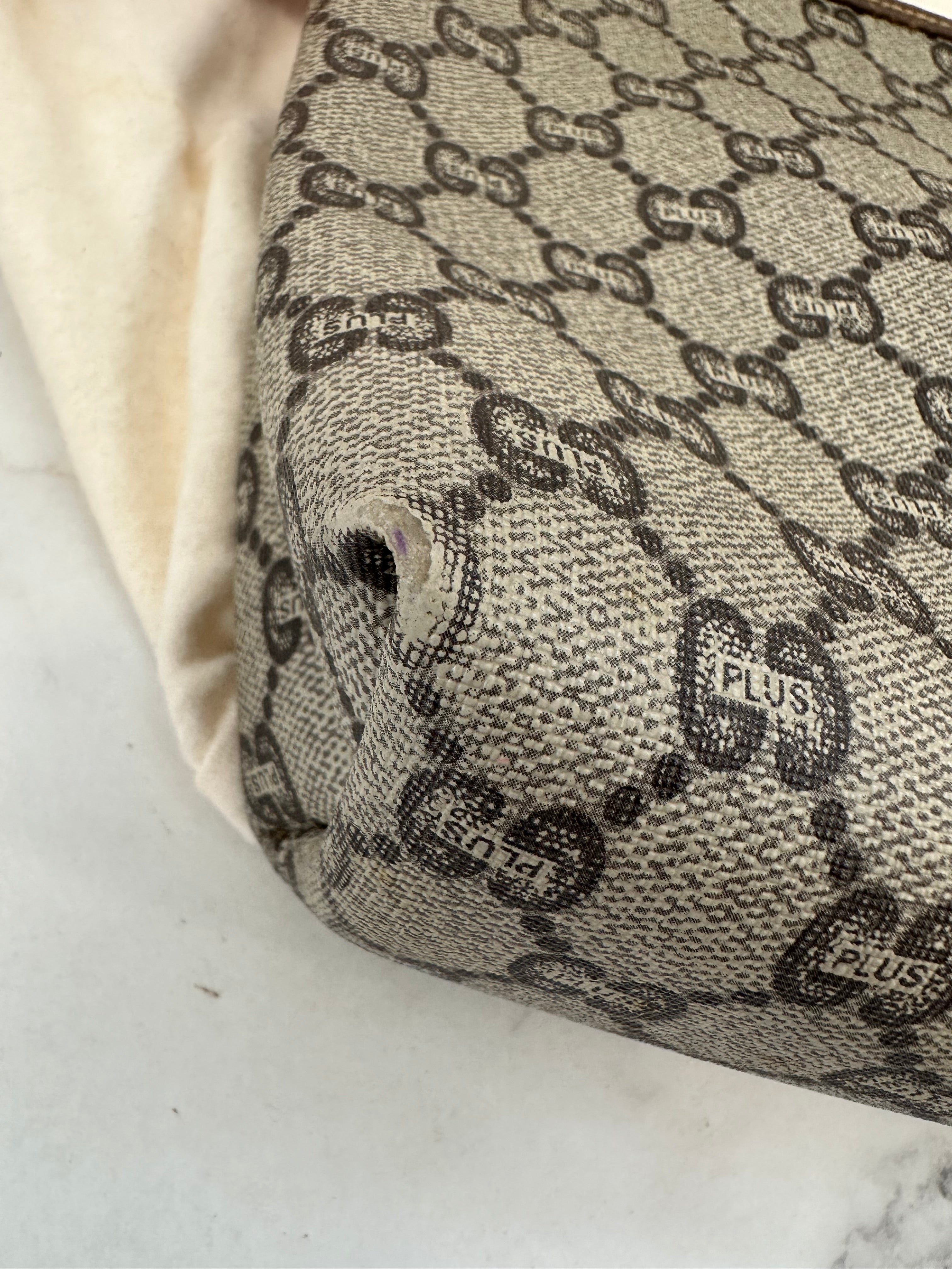 Gucci Pochette GG Plus