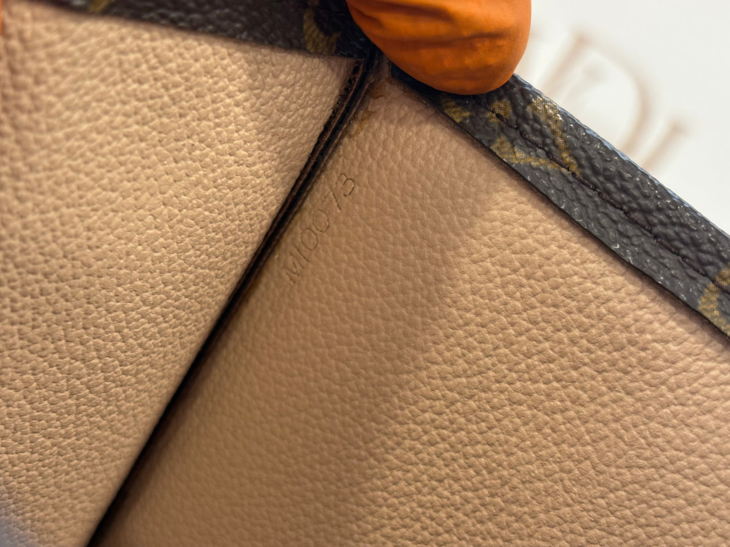 016955 - Louis Vuitton Sac Plat