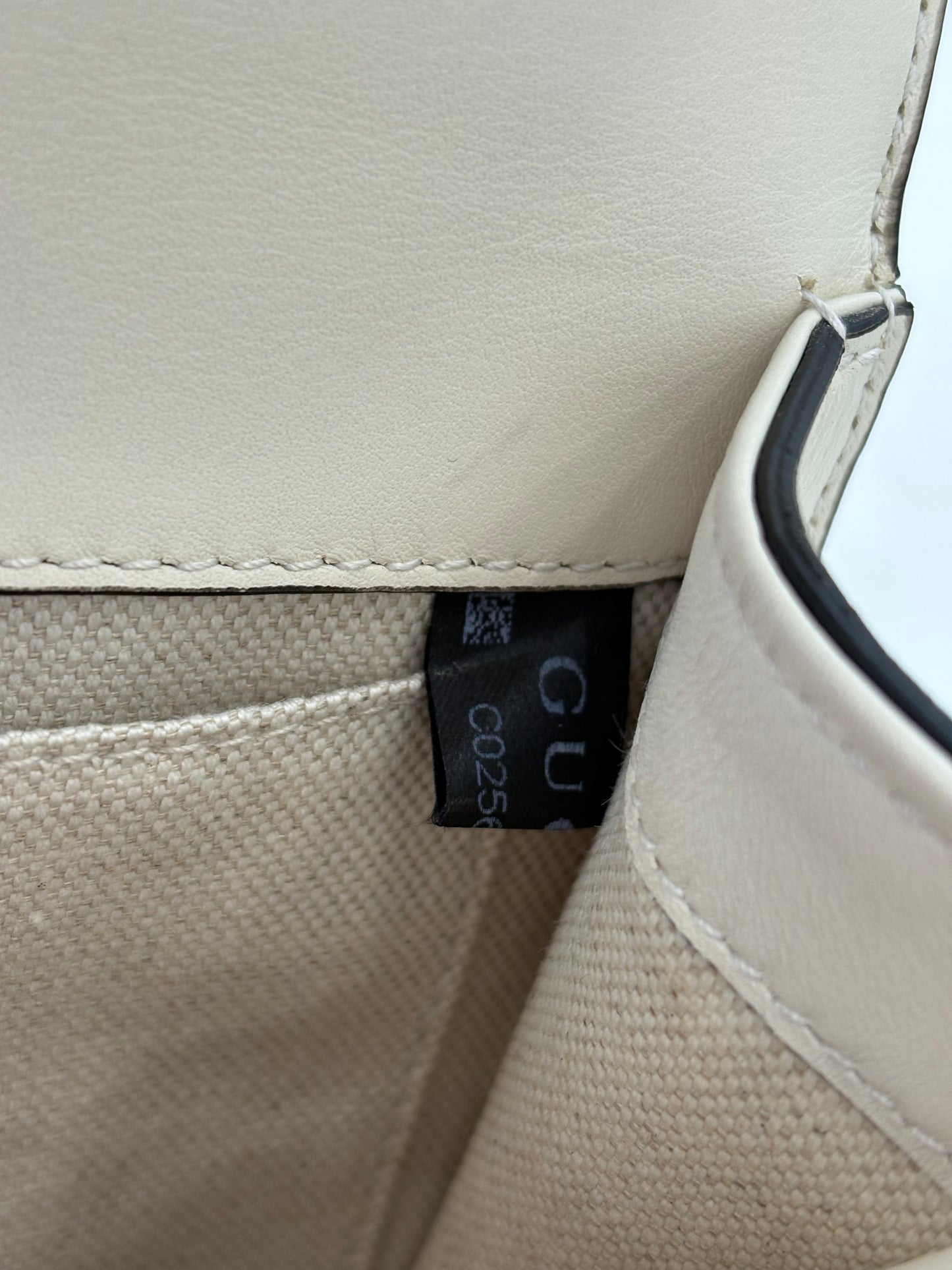 201665 - Gucci Dionysus
