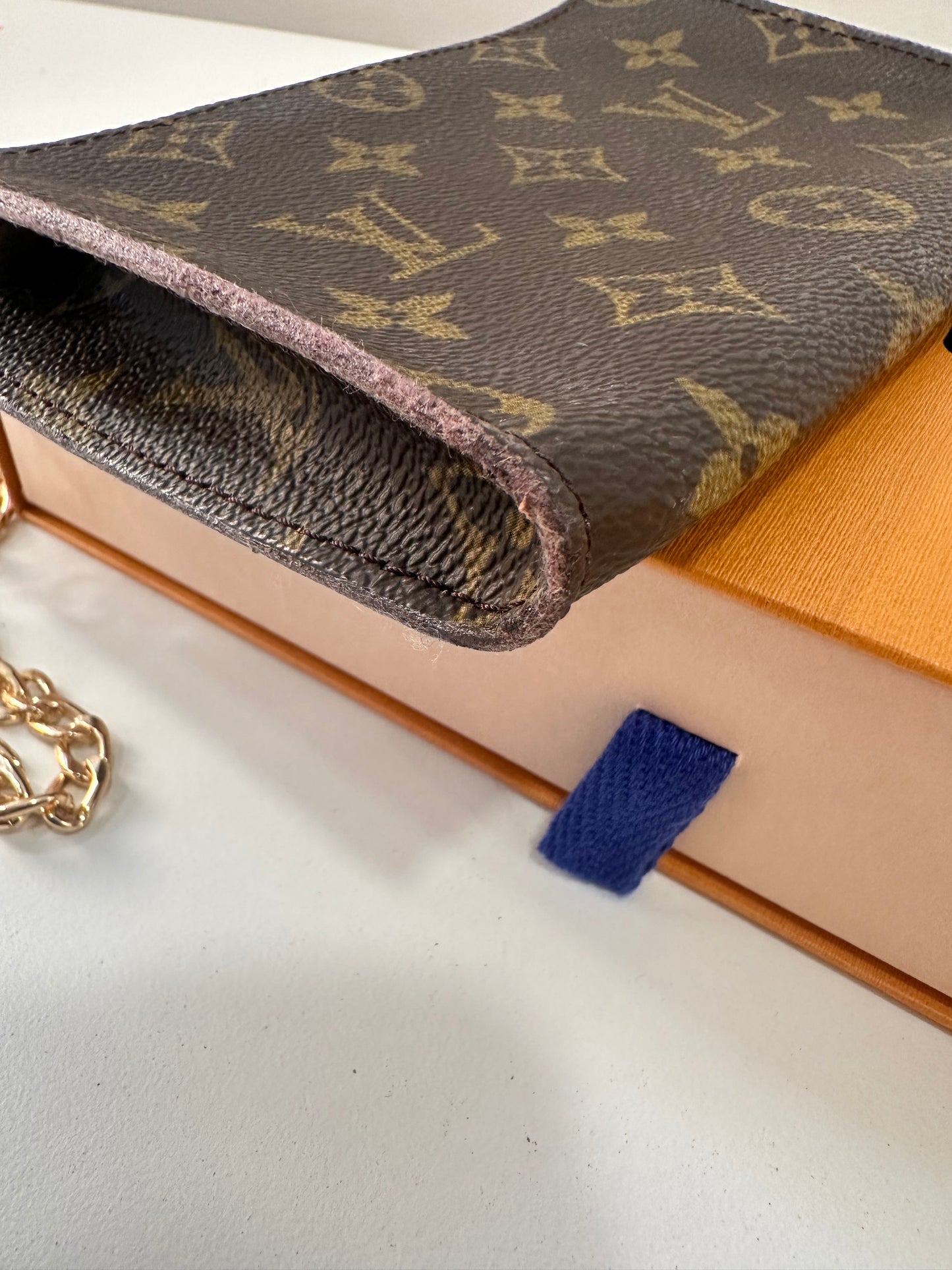 Louis Vuitton Pochette Bucket