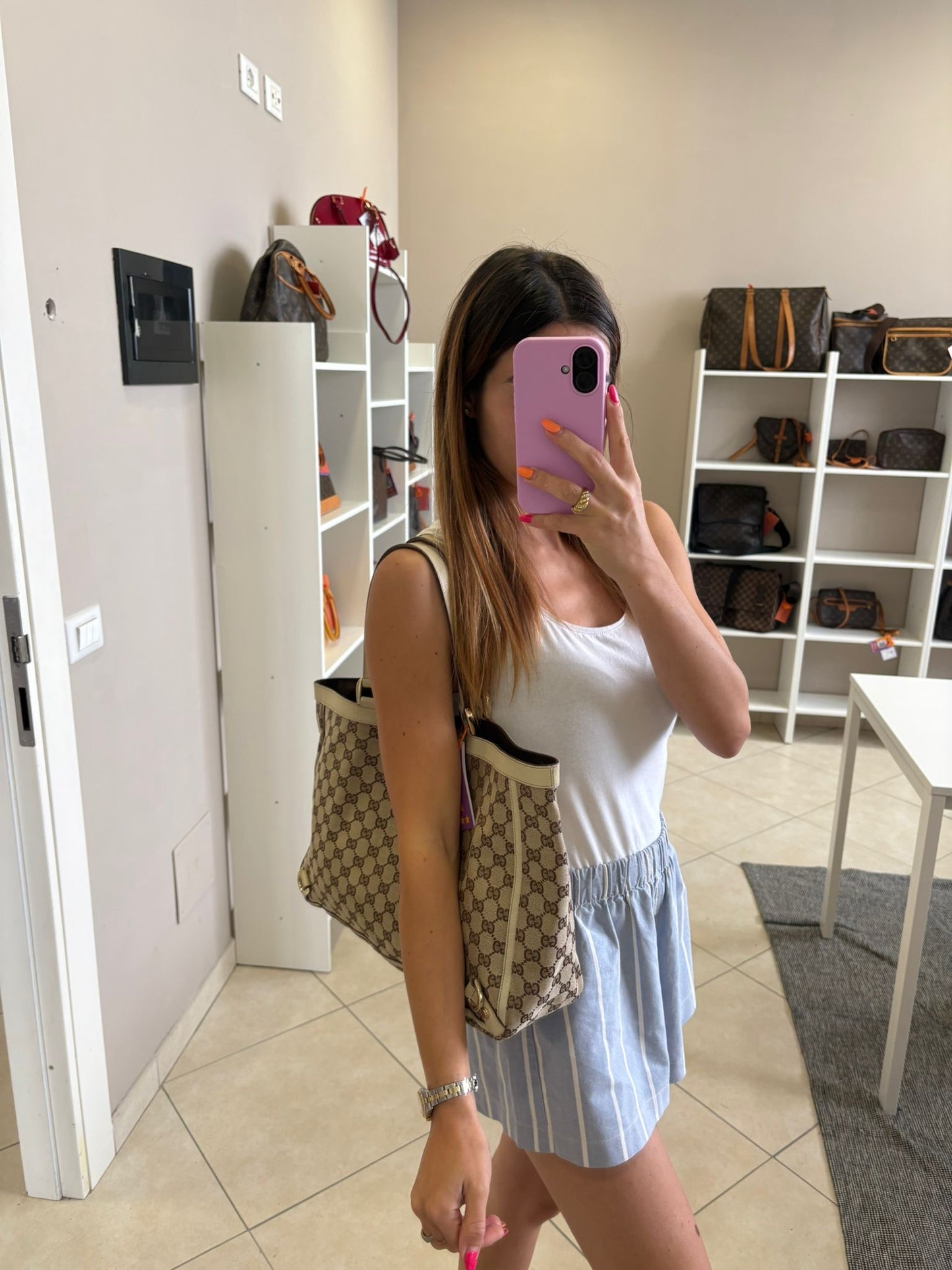 Gucci Abbey GG