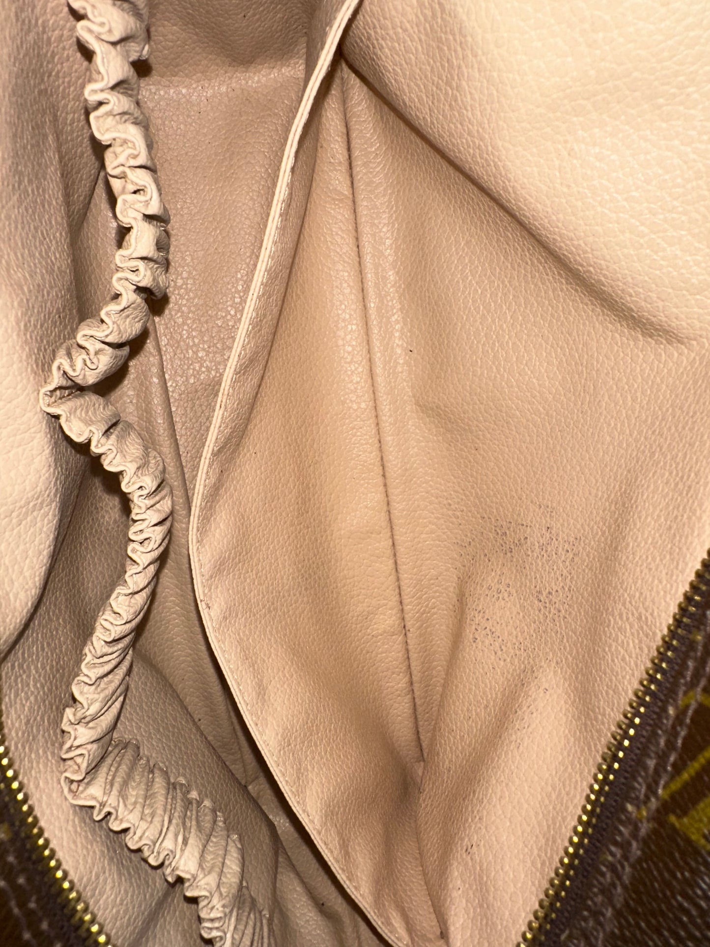 Louis Vuitton Trousse 28