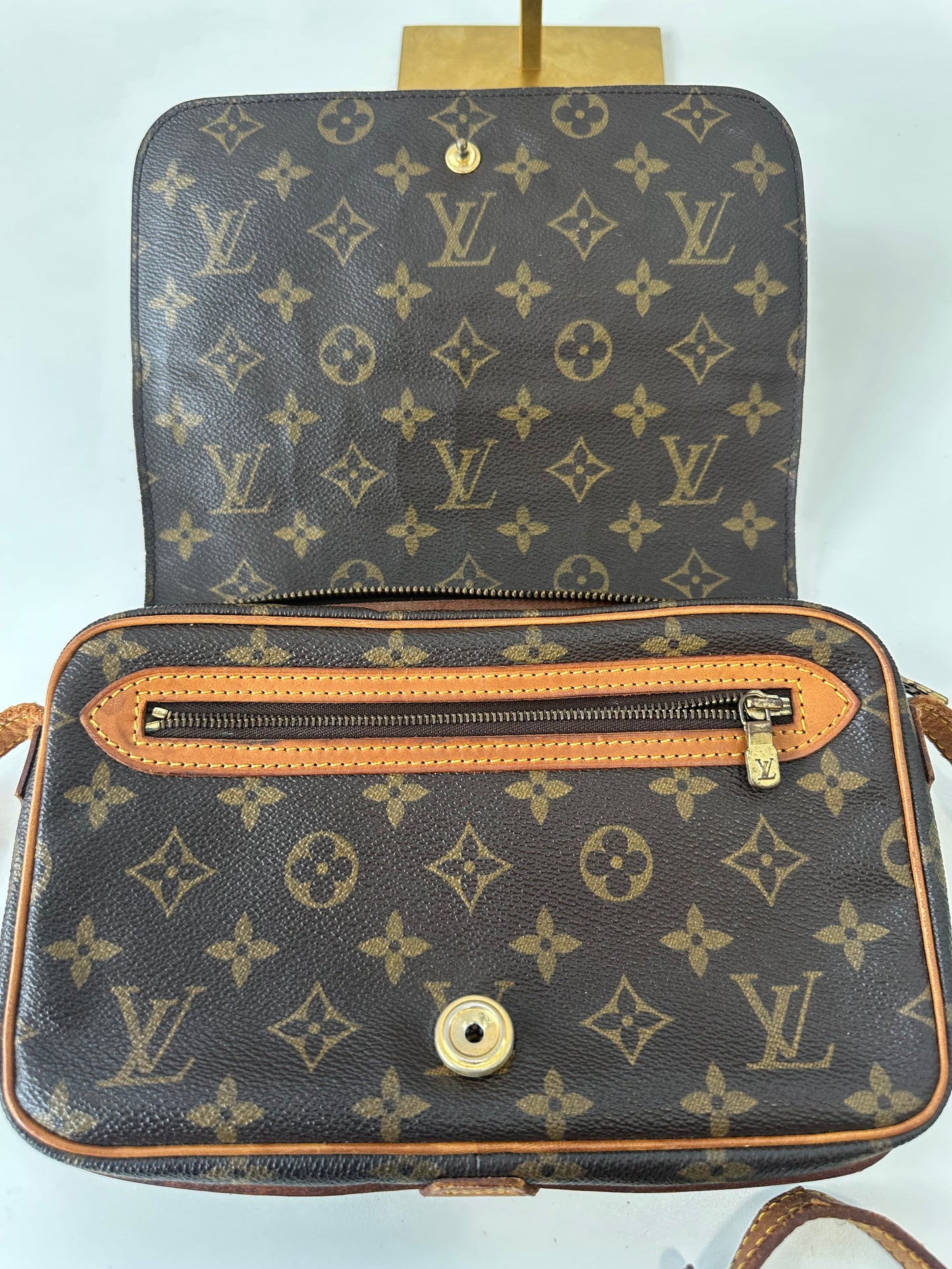 Louis Vuitton Saint German 24