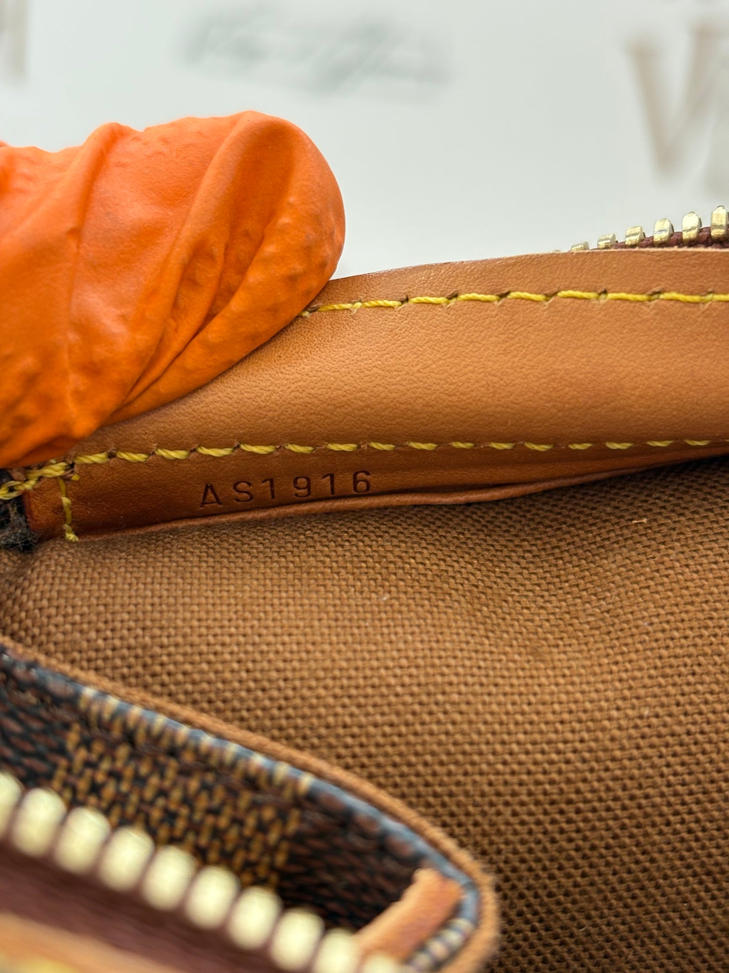 018418 - Louis Vuitton Colombine