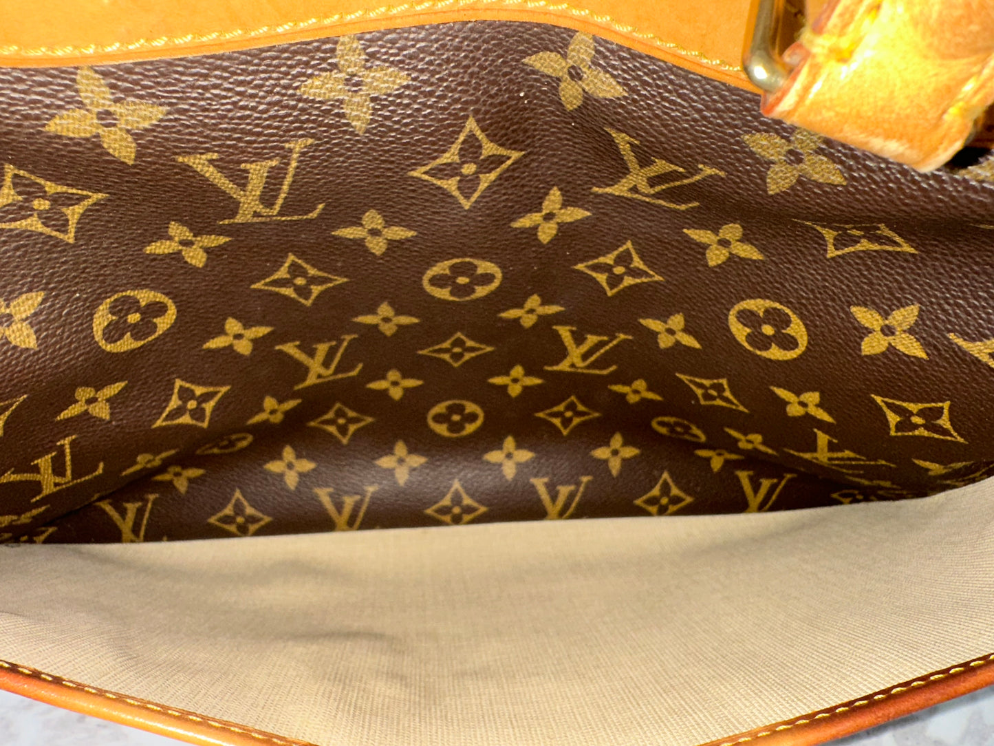 Louis Vuitton Deauville
