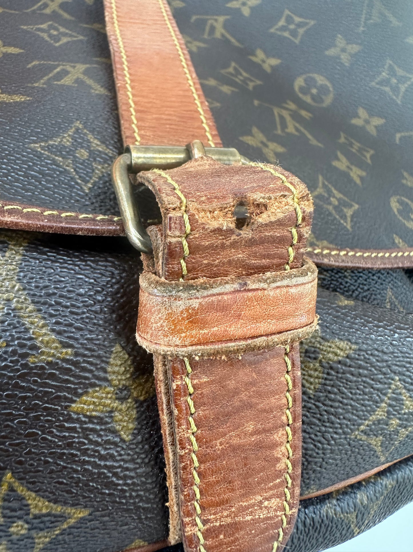 Louis Vuitton Saumur35