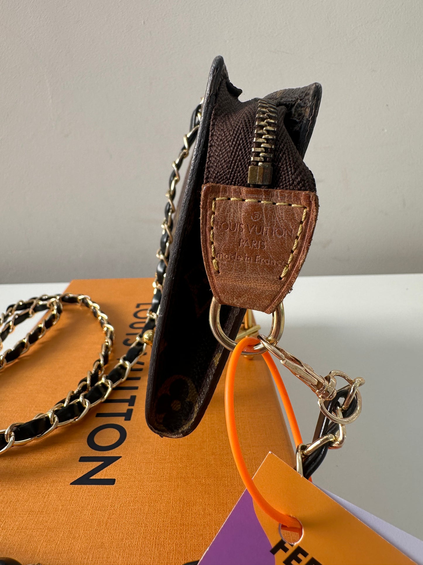 Louis Vuitton Pochette Bucket