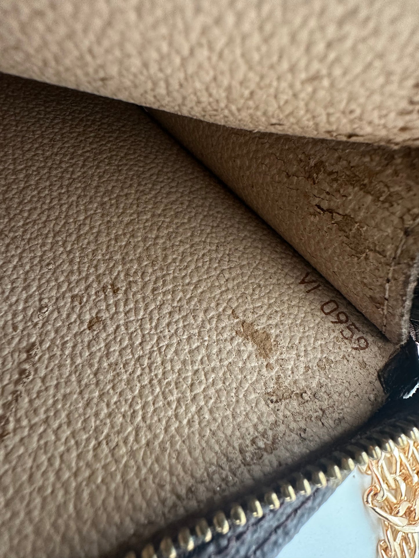 Louis Vuitton Pochette Bucket