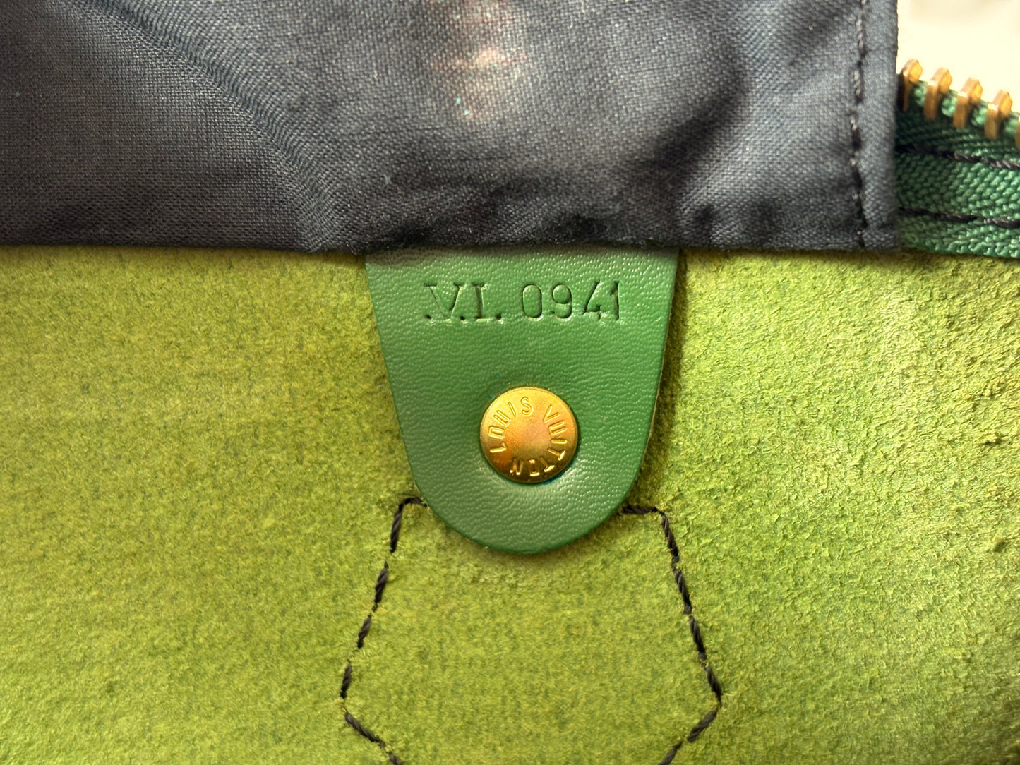 018561 - Louis Vuitton Green Epi Speedy 30