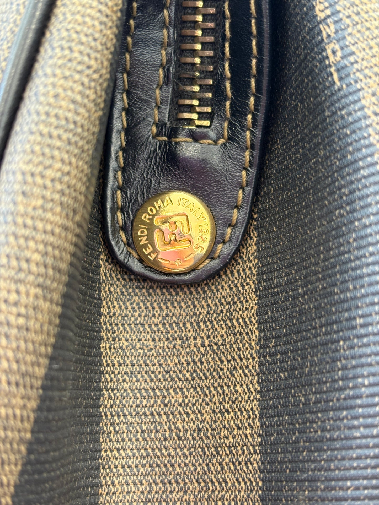 018967 - Fendi Pequin