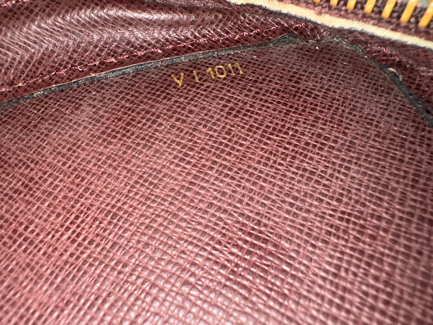 Louis Vuitton Pochette Taiga