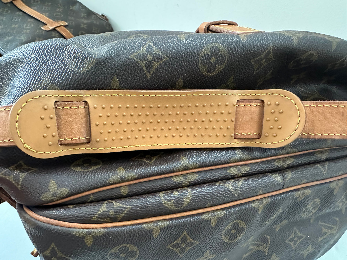 Louis Vuitton Saumur 35