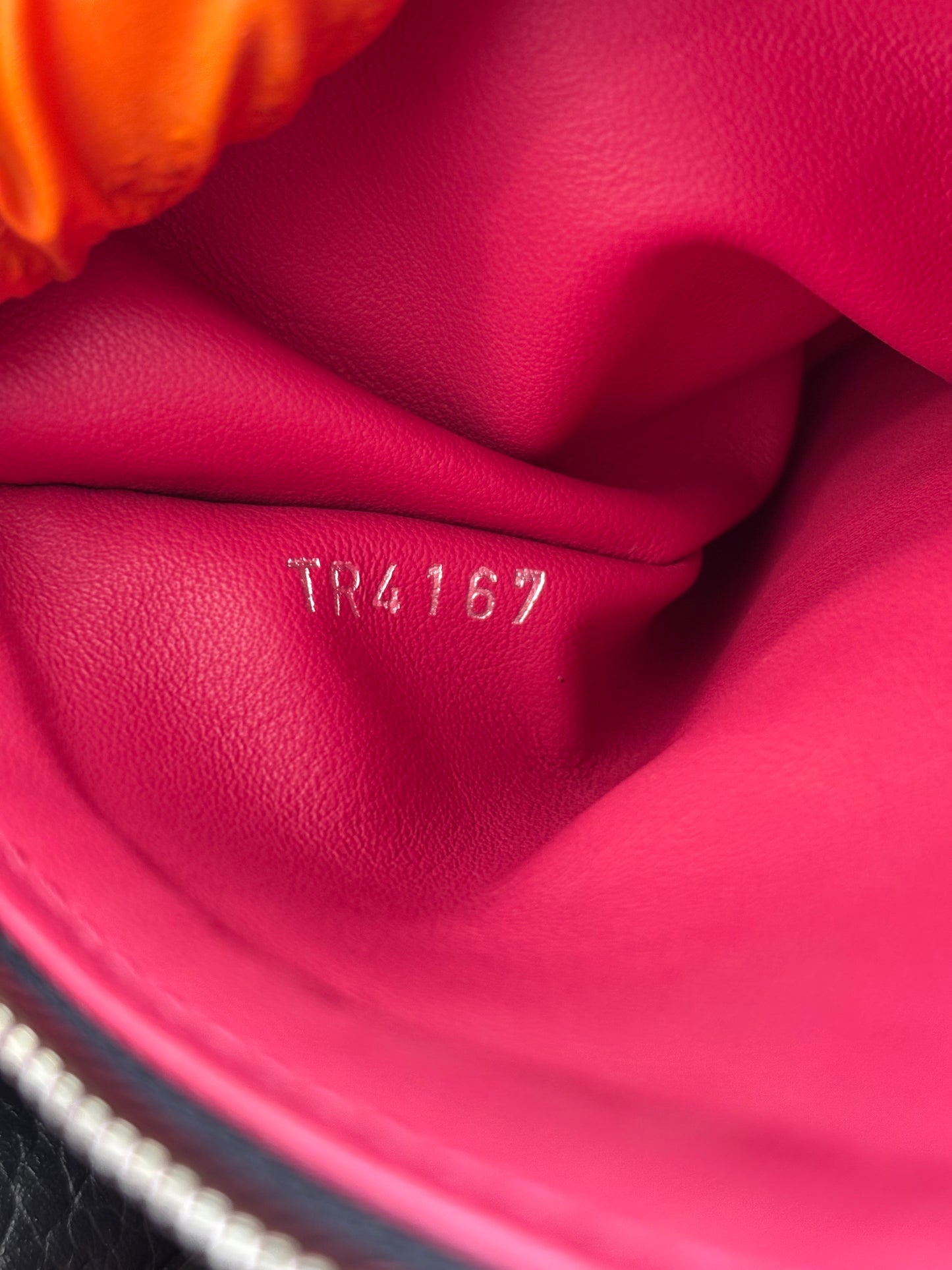 383111 - Louis Vuitton Capucines