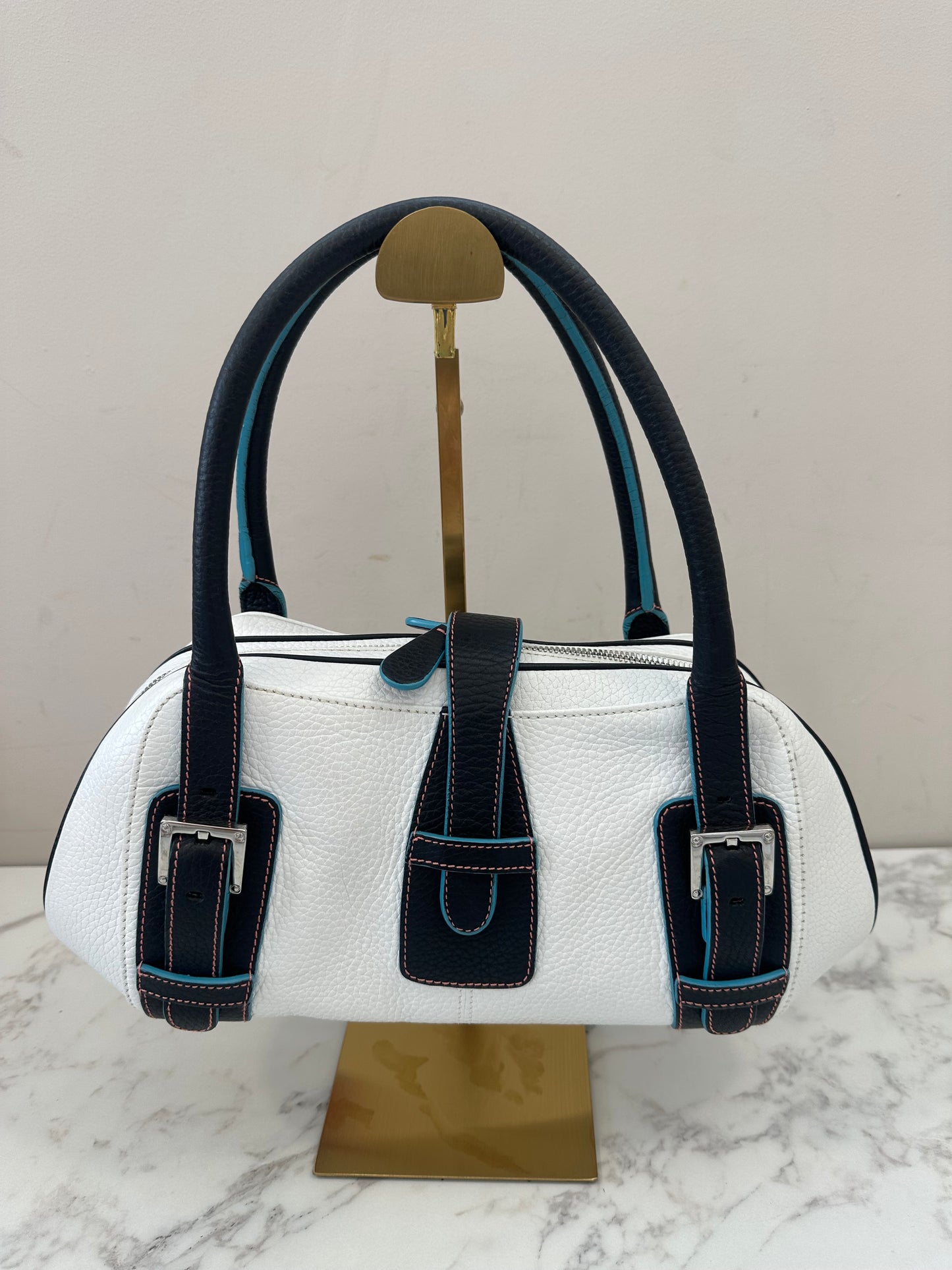 Loewe White