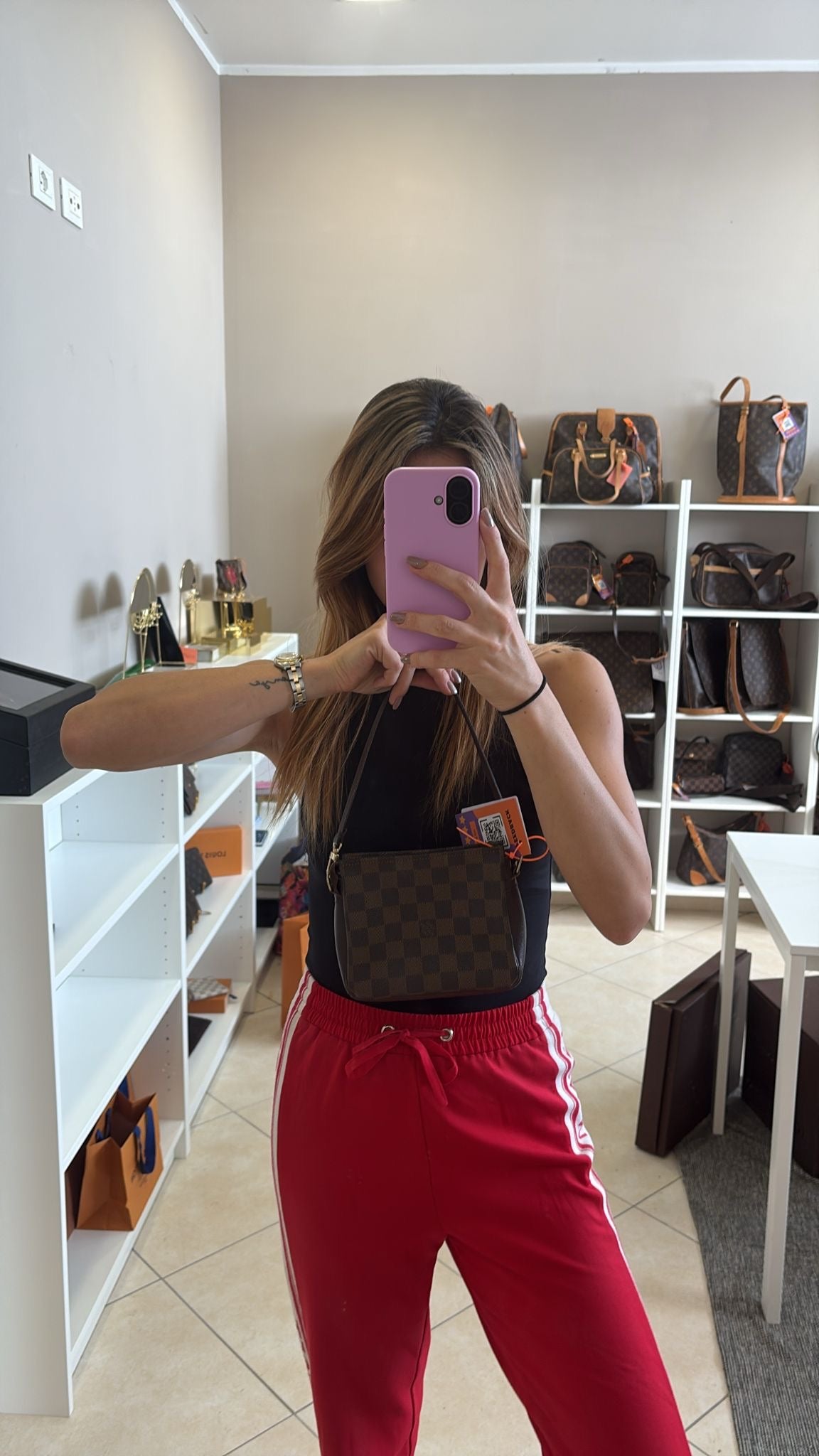 Louis Vuitton Pochette Damier