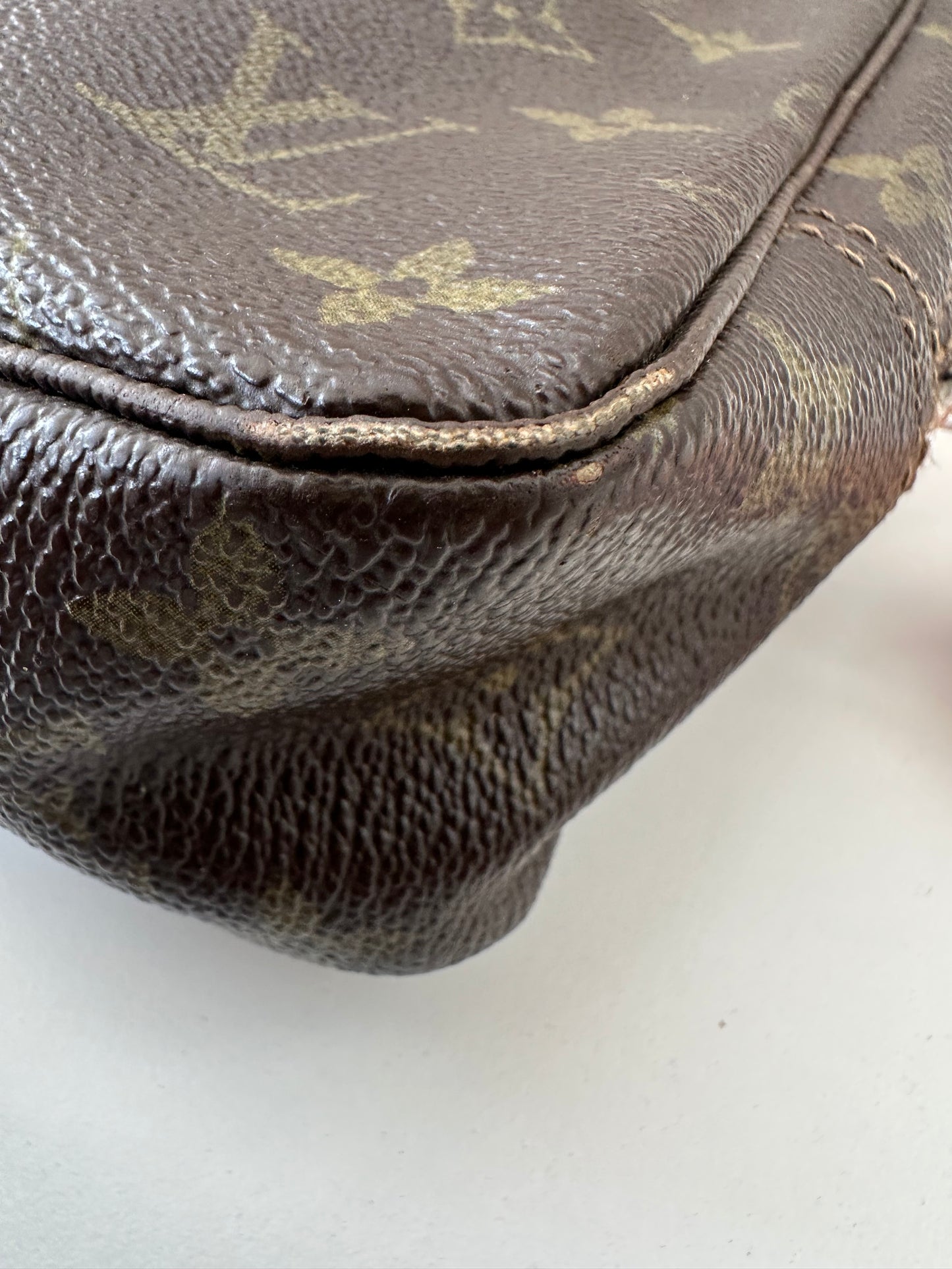 Louis Vuitton Toilette 23