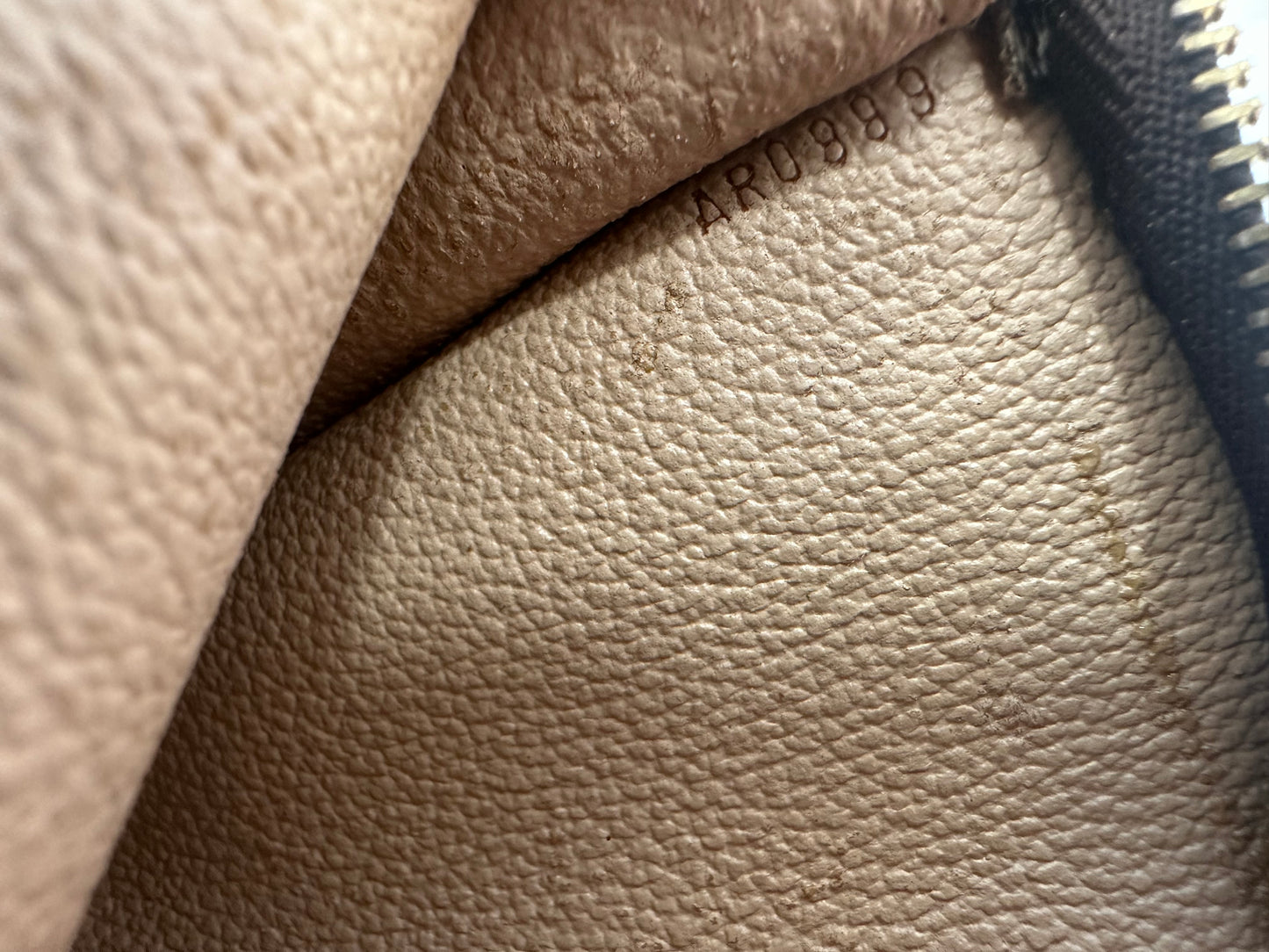 Louis Vuitton Pochette Bucket