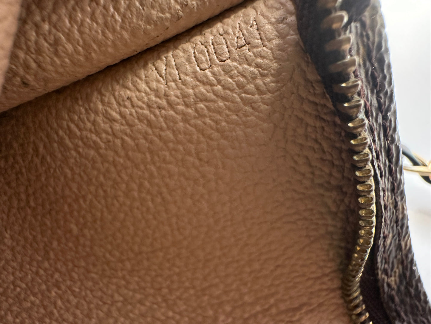 Louis Vuitton Pochette Bucket
