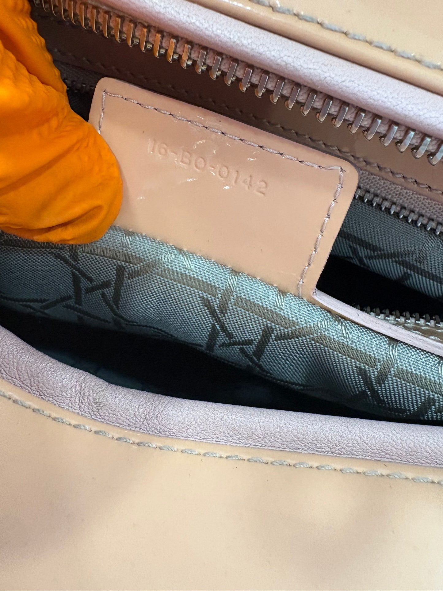 383224 - Dior Lady