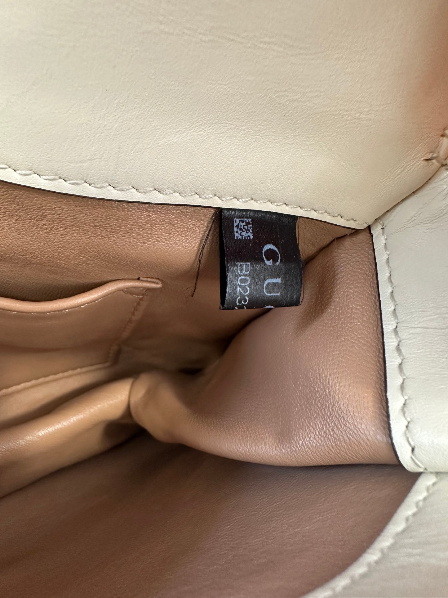382783 - Gucci Queen Margaret