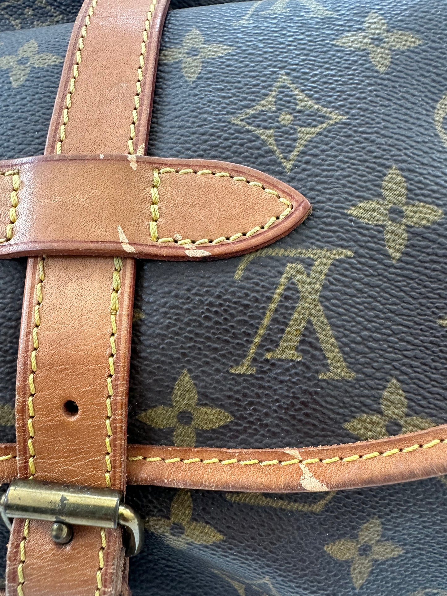 Louis Vuitton Saumur 30